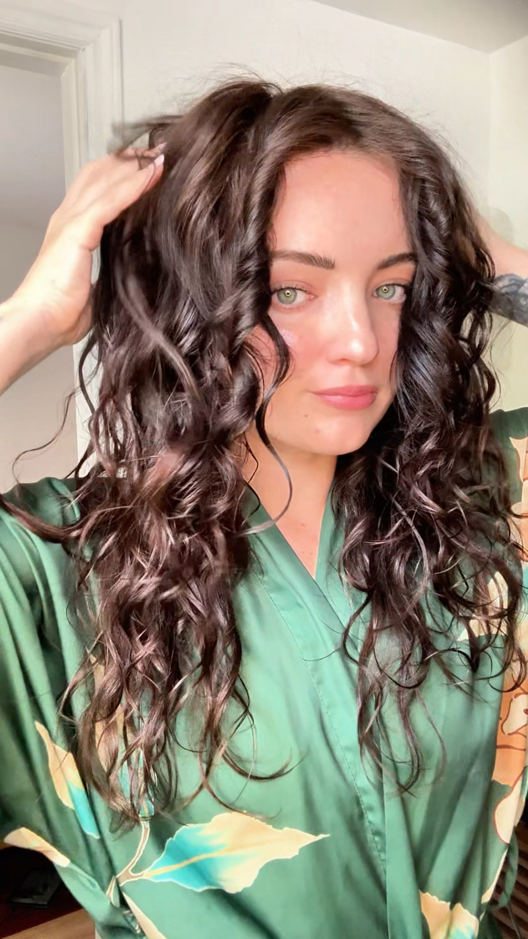 Wavy hair routine #hair #hairtutorial #wavyhair #hairtok #ltkwatchnow

#LTKBeauty