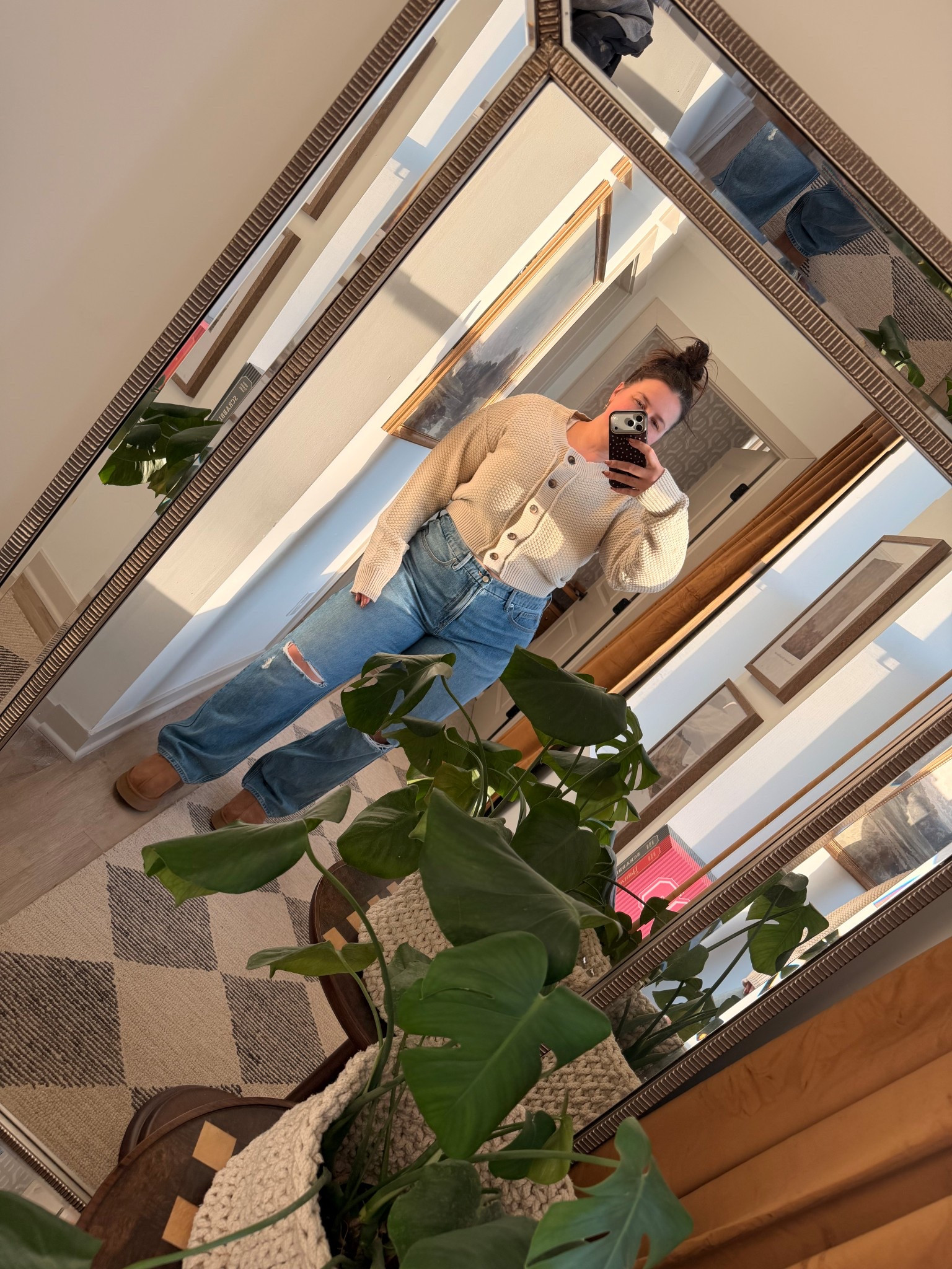Okaaaay I’m going to live in this outfit this fall / winter. Obsessed with this Free People sweater I just got and these Good American jeans! So comfy and so cute!! 