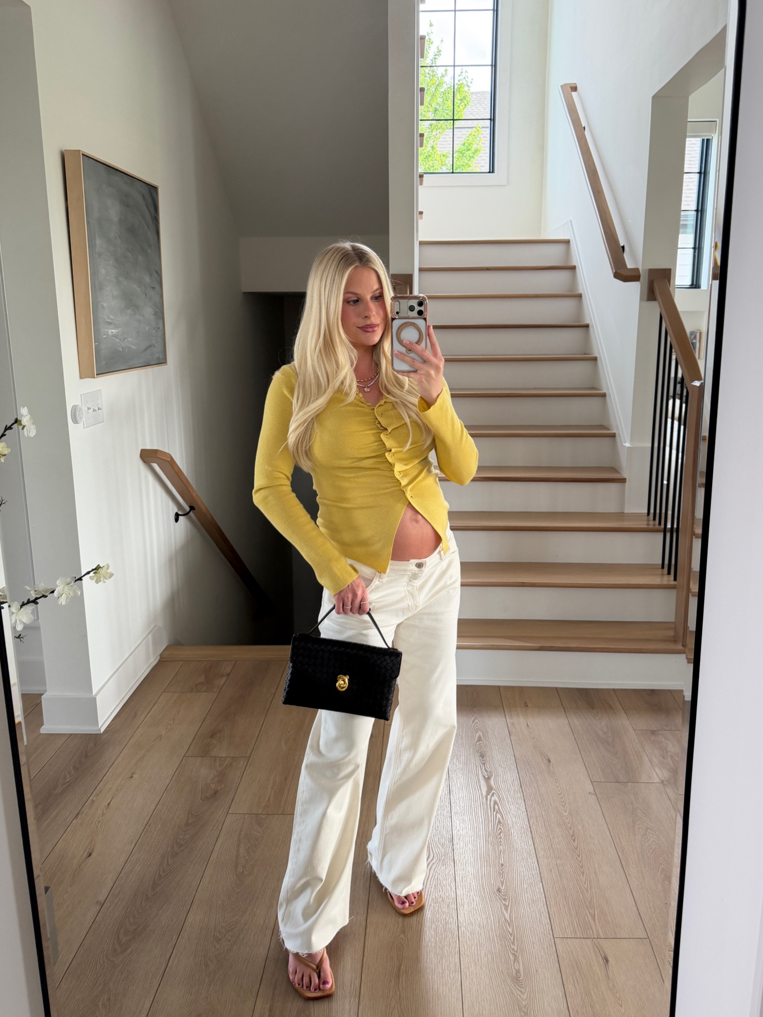 SIZE: 31 in jeans (sized up from 26/27 pre preg) med in top- sized up one size for bump. Blush shade: dahlia, gloss champ stamp