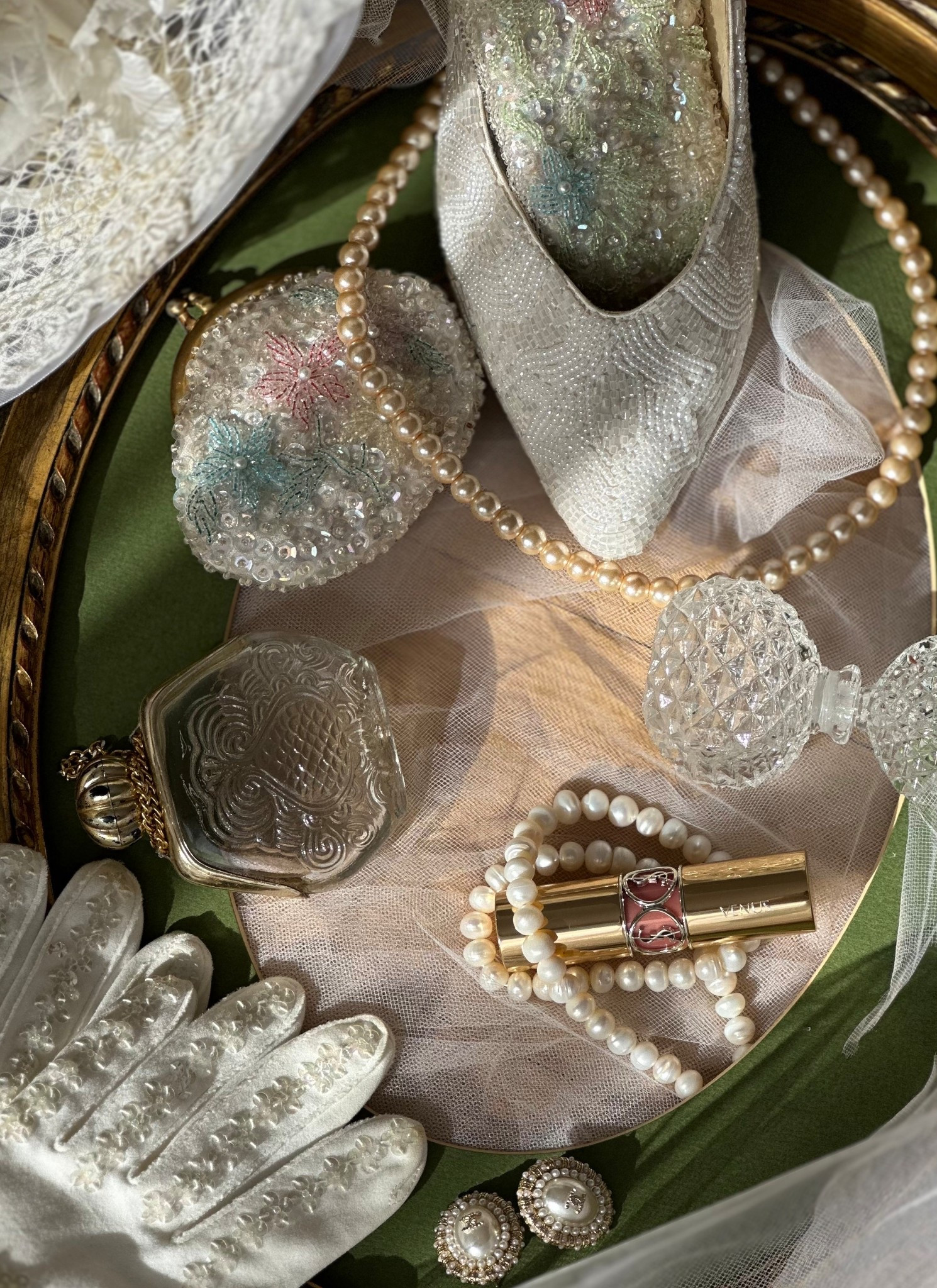 💋 Lips = glow-up ready. Loving this YSL Loveshine Lip Oil Stick — rich pigment + glossy oil-like shine all in one. It melts onto lips for soft, nourished lips and that perfect subtle shine. 🍑✨ #YSLBeauty #LipGoals

#LTKGiftGuide #LTKBeauty #LTKHoliday