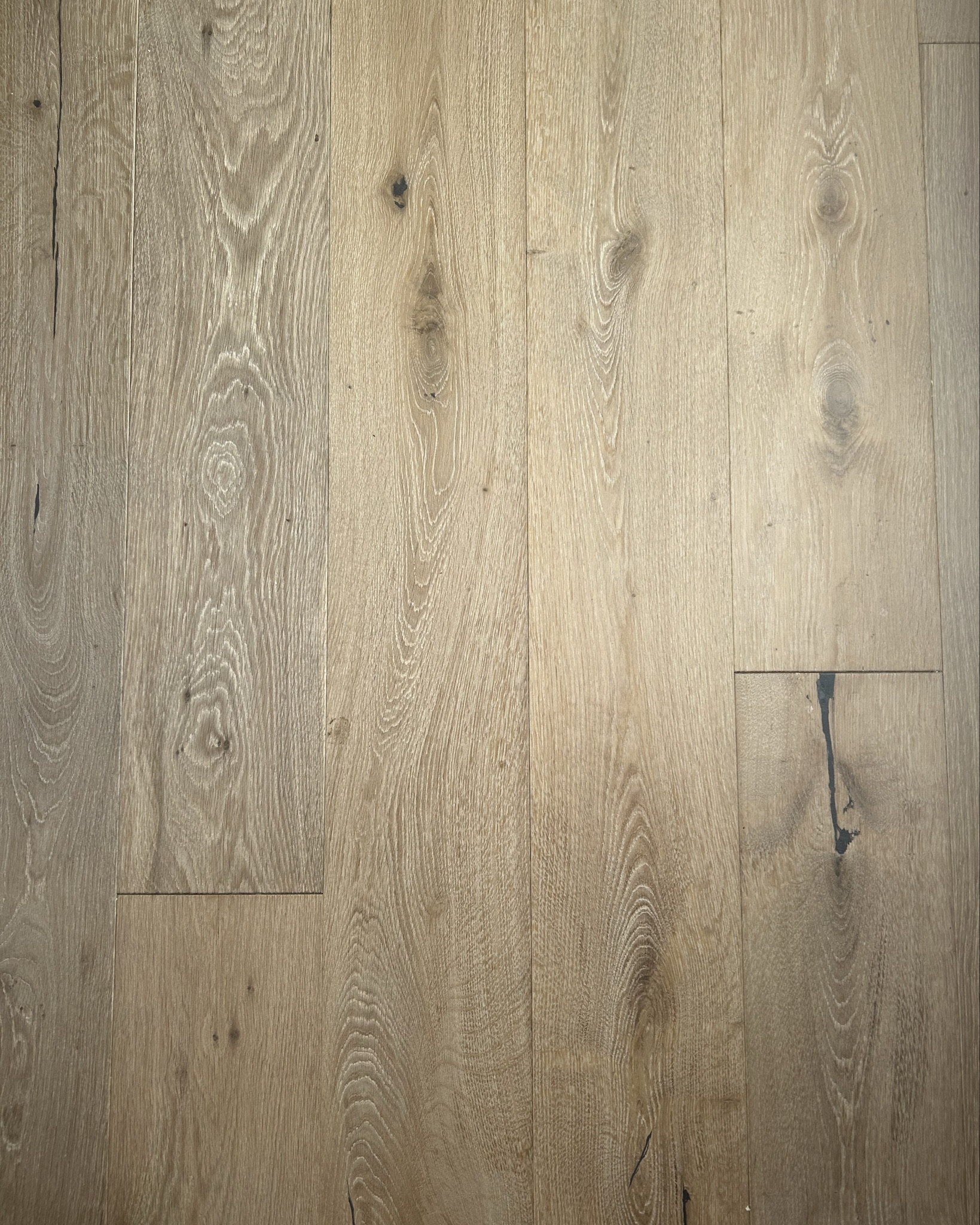 French white oak engineered hardwood flooring 

#LTKcasa #LTKstyletip