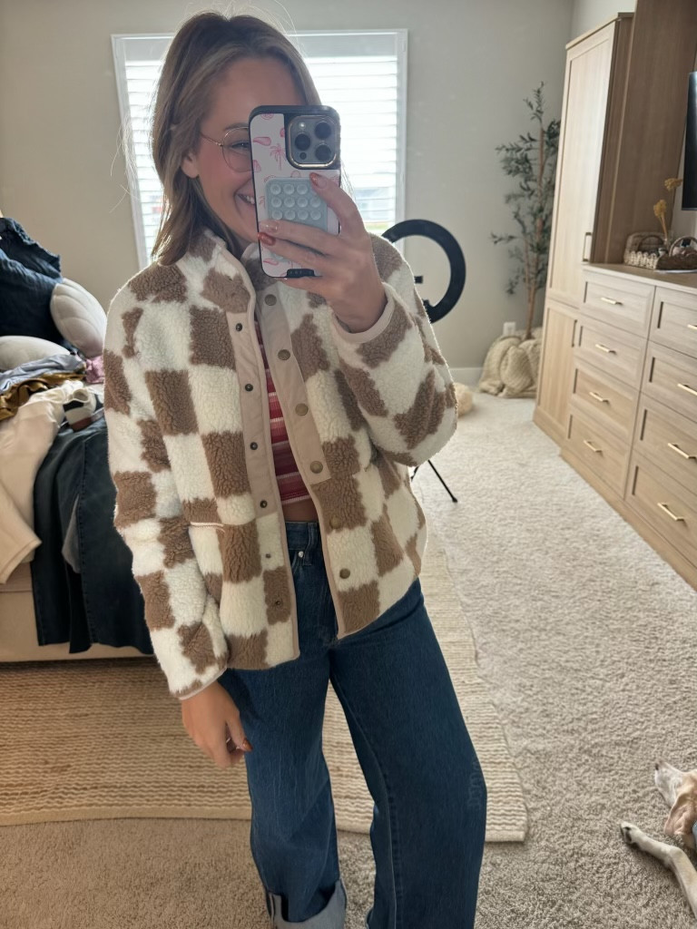 it’s about that time for seasonal jackets🤞🏼🍂✨ this is from Amazon and is TTS!! I usually size up 1 for jackets! M / 4 / 27”

Amazon fashion, jacket, wide leg jeans, striped shirt, checkered jacket, Amazon jacket, Anthro, Anthropologie, striped tee, Nordstrom, Claire Tammaro 

#LTKFindsUnder100 #LTKSeasonal #LTKStyleTip