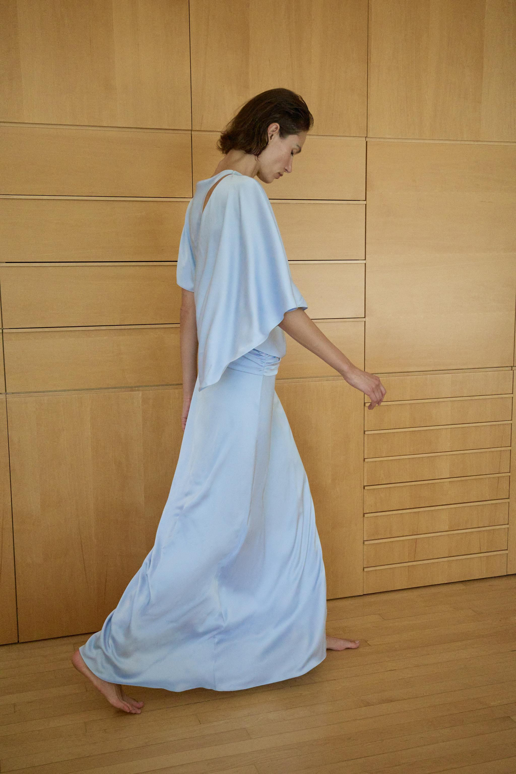 ASYMMETRIC CAPE SATIN EFFECT DRESS | Zara US