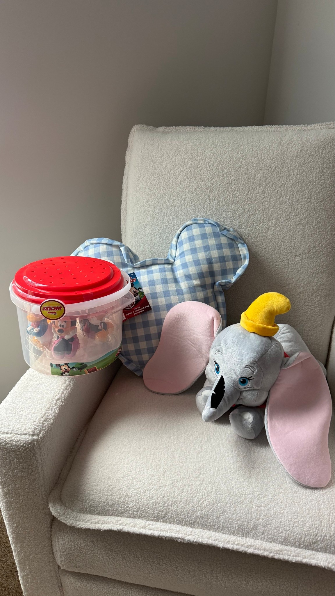 Love visiting the @disneystore to collect things for baby boy 

Also these bath toys are the best they’re sealed so no mold ! 

#kids #boymom #disneystore #shopdisney