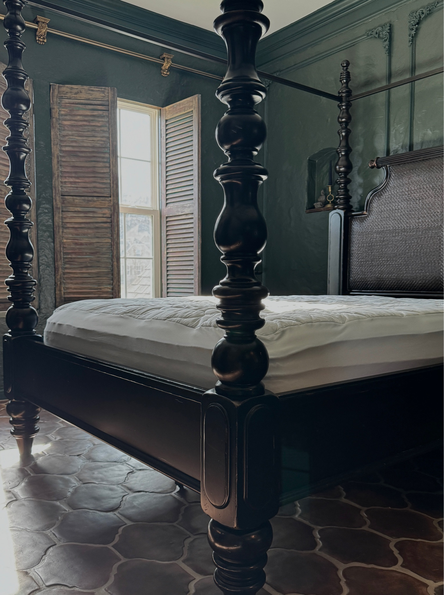 Absolutely captivated by this Tommy Bahama poster bed, inspired by British colonial times, adding a warm touch to the space! 

#LTKsalealert #LTKhome