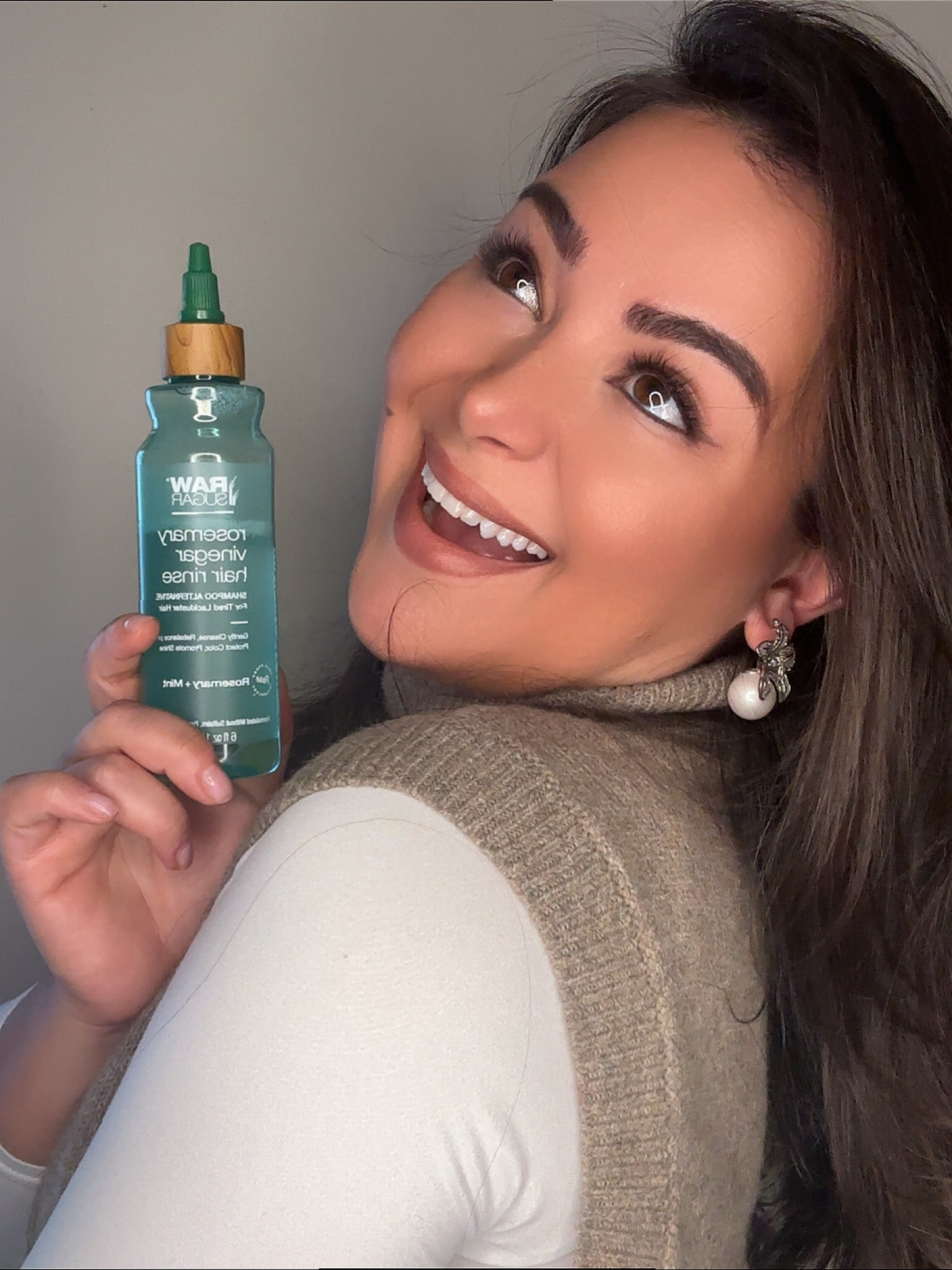 ✨ Magic in a bottle ✨

This amazing natural hair rinse will transform your hair from dull, oil, and just uninspiring to glam in just 1 wash. You don’t believe me? Try it for yourself 🔗⬇️

#LTKFindsUnder50 #LTKStyleTip #LTKBeauty