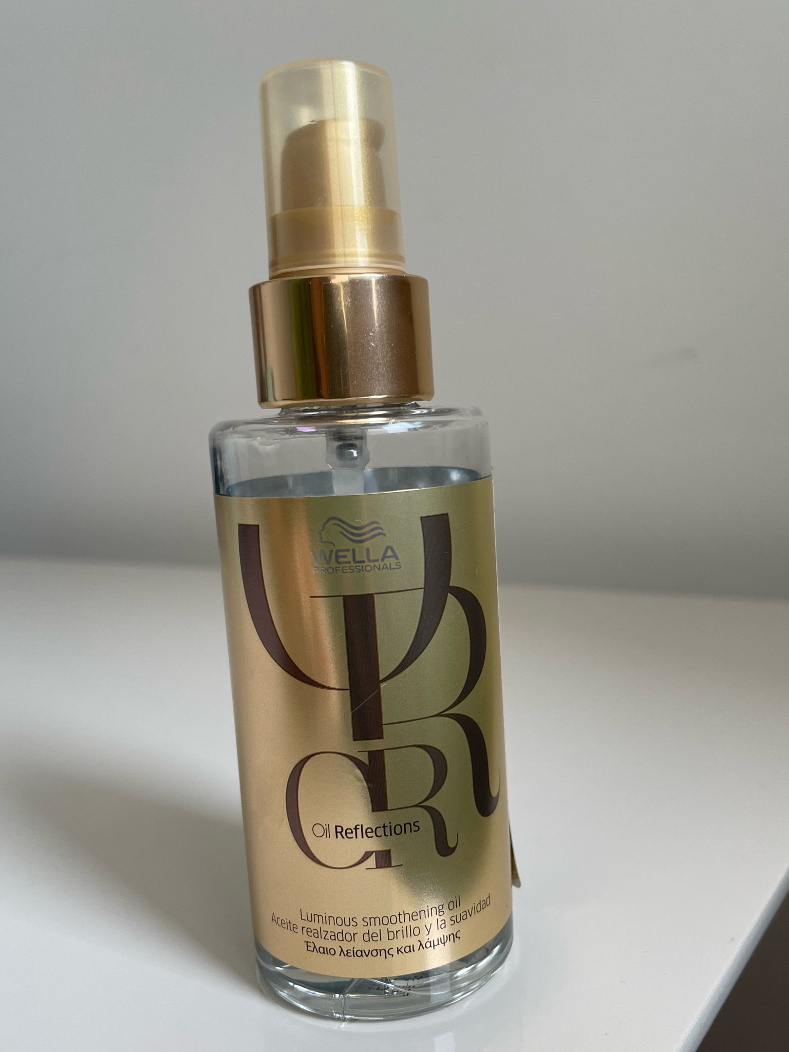 Óleo Wella multifuncional 
✅ protetor térmico 
✅ finalizador 
✅ potencializador de máscara 
✅ pré poo 
✅ umectante 

Tenho e amo 💕

#LTKbeauty #LTKbrasil #LTKFind