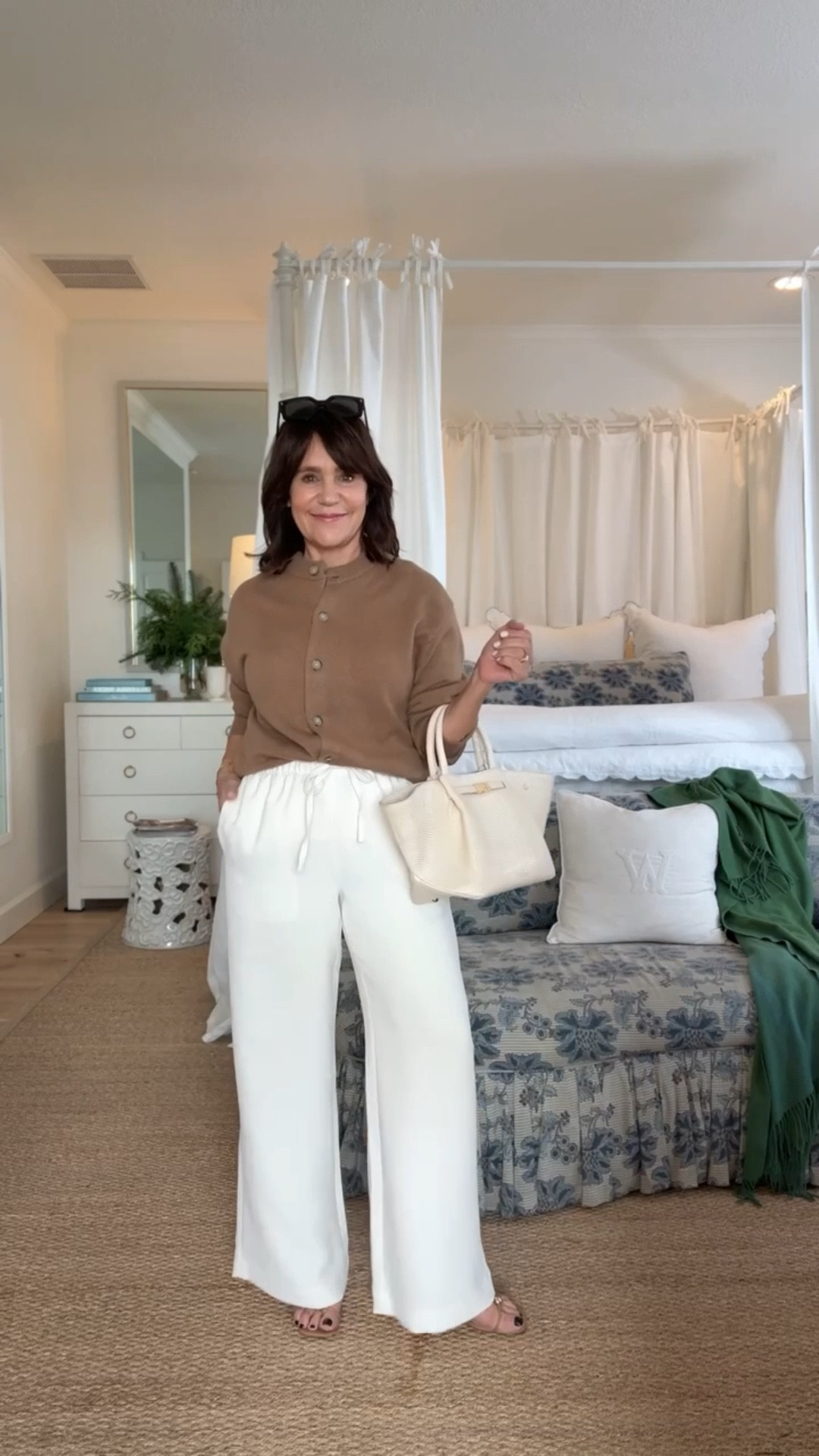 If you haven’t tried this VIRAL PANT you might be missing out! 

- Fits everyone
- Multiple lengths
- Machine washable 
- No wrinkles!

I sized up to a Small and took the short length!


#LTKootd #LTKOver40 #LTKPetite

#LTKootd #LTKgrwm #LTKOver40