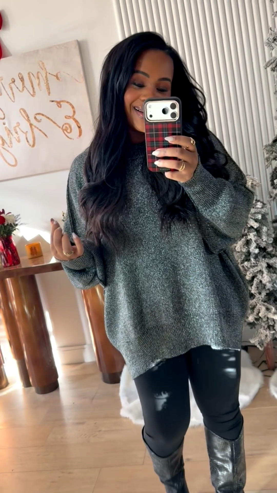 Oversized sweaters are always a fav! Use my VICI code TARYNNEWTON for 35% off 

#LTKFindsUnder100 #LTKHoliday #LTKMidsize