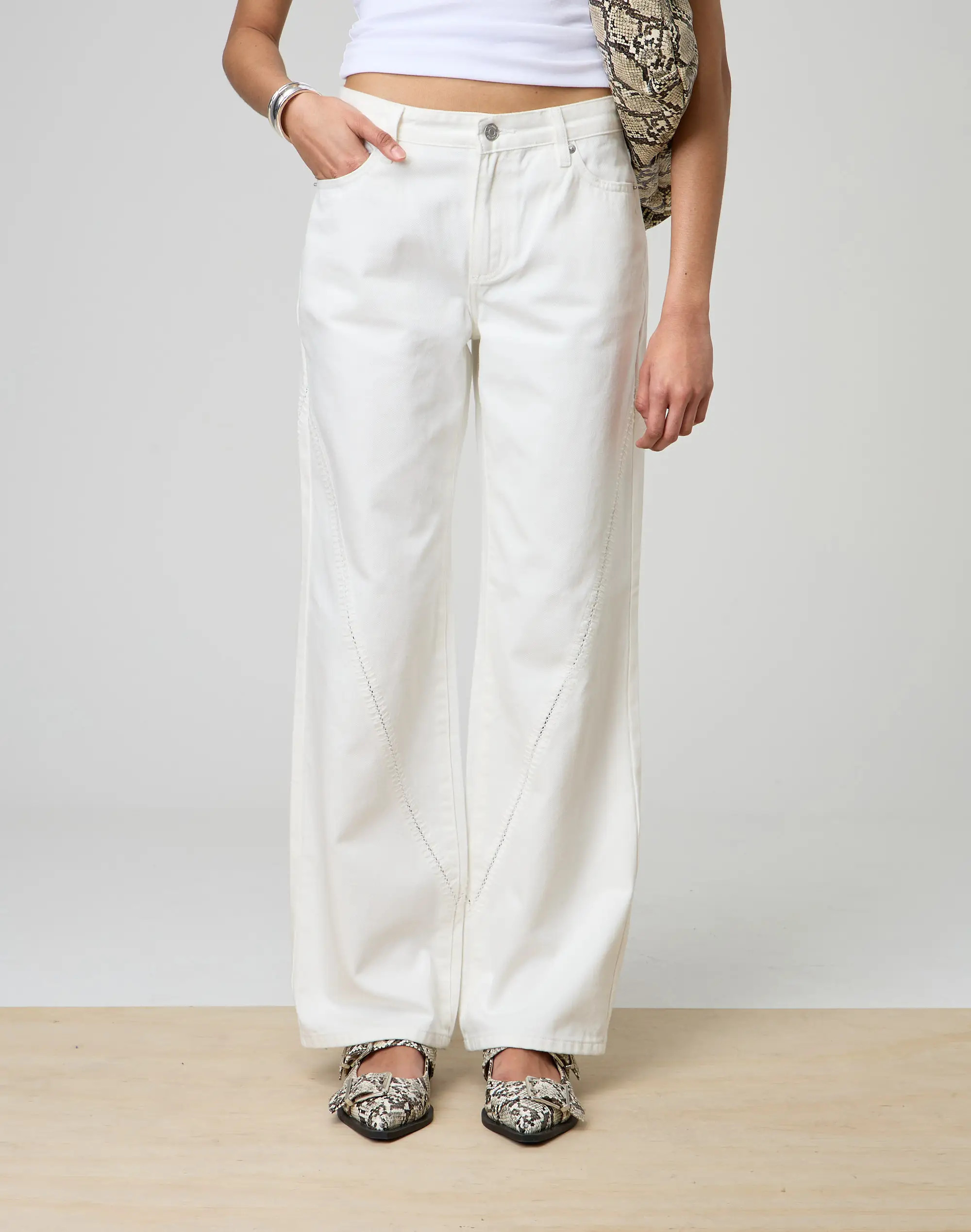 Stitch Detail Low Rise Straight Leg Jean | Glassons (Australia)