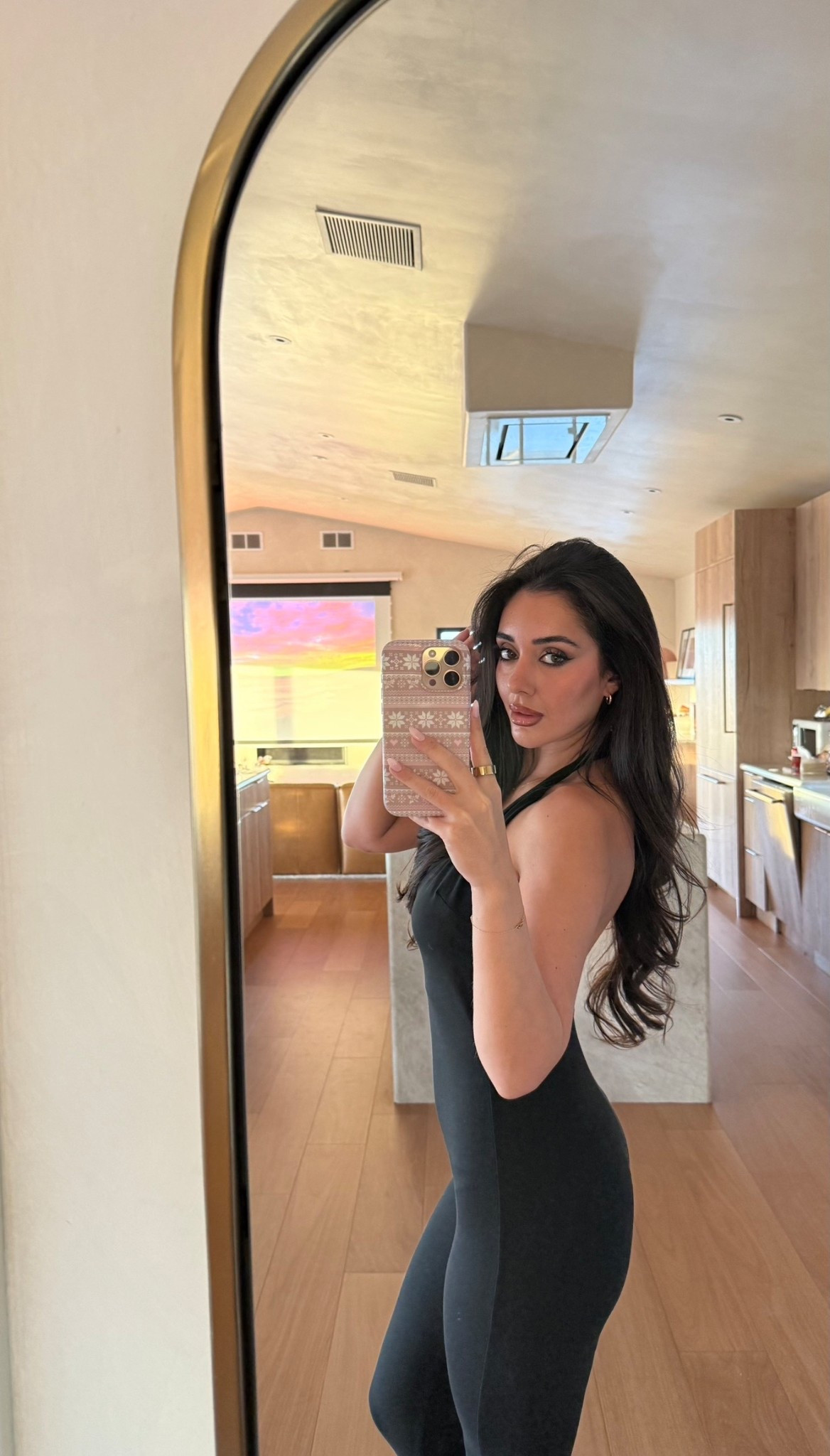 The oil I use for weekly hair oiling 🤍✨

Hair growth tips, hair oil, hair oiling