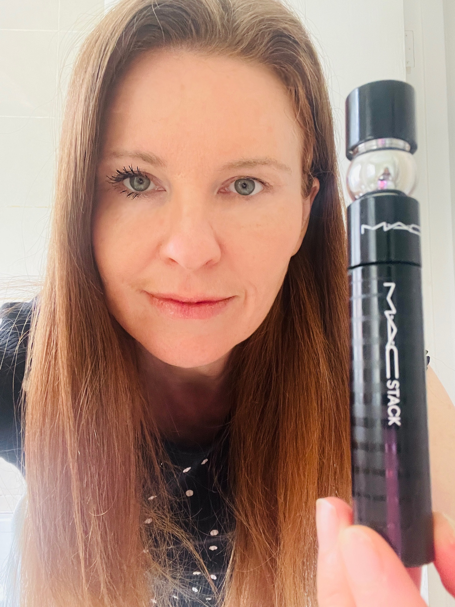 MACSTACK MASCARA .

This mascara is insane ! Look at my picture ! One without one with amd only one application of mascara ! It lasts all day and is buildable , doesn’t clump and makes your lashes so thick and long !!!!! Amazing 🤩 


#mascara #makeup #beauty 

#LTKU #LTKbeauty #LTKGiftGuide