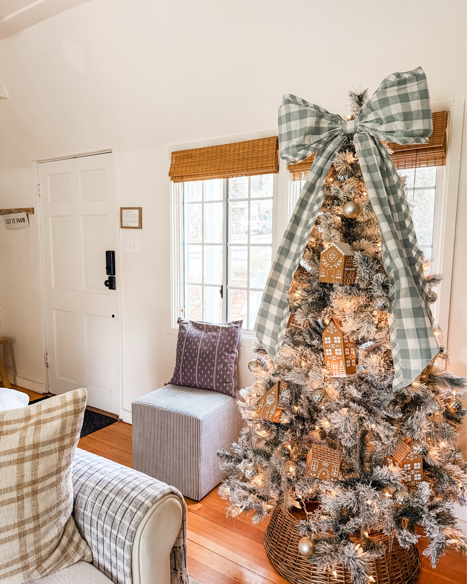 The giant bow topper of my dreams! Gingham forever!

#LTKSaleAlert #LTKSeasonal #LTKHoliday