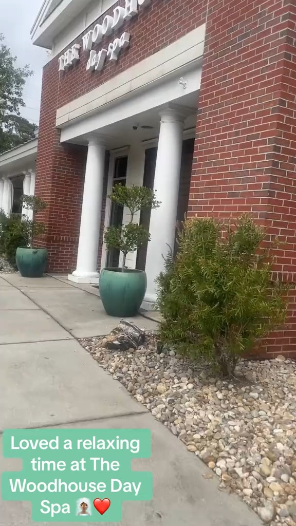 Had a fabulous time for a wonderful self care Saturday at The Woodhouse Day Spa in Charleston ❤️💕❤️

#pinkyogaoutfit #workoutclothes #belk #woodhousedayspa #selfcare #selfcaremom #spaday #health #wellness #healthinstagram #momsofinstagram 

#LTKbeauty #LTKfitness #LTKGiftGuide