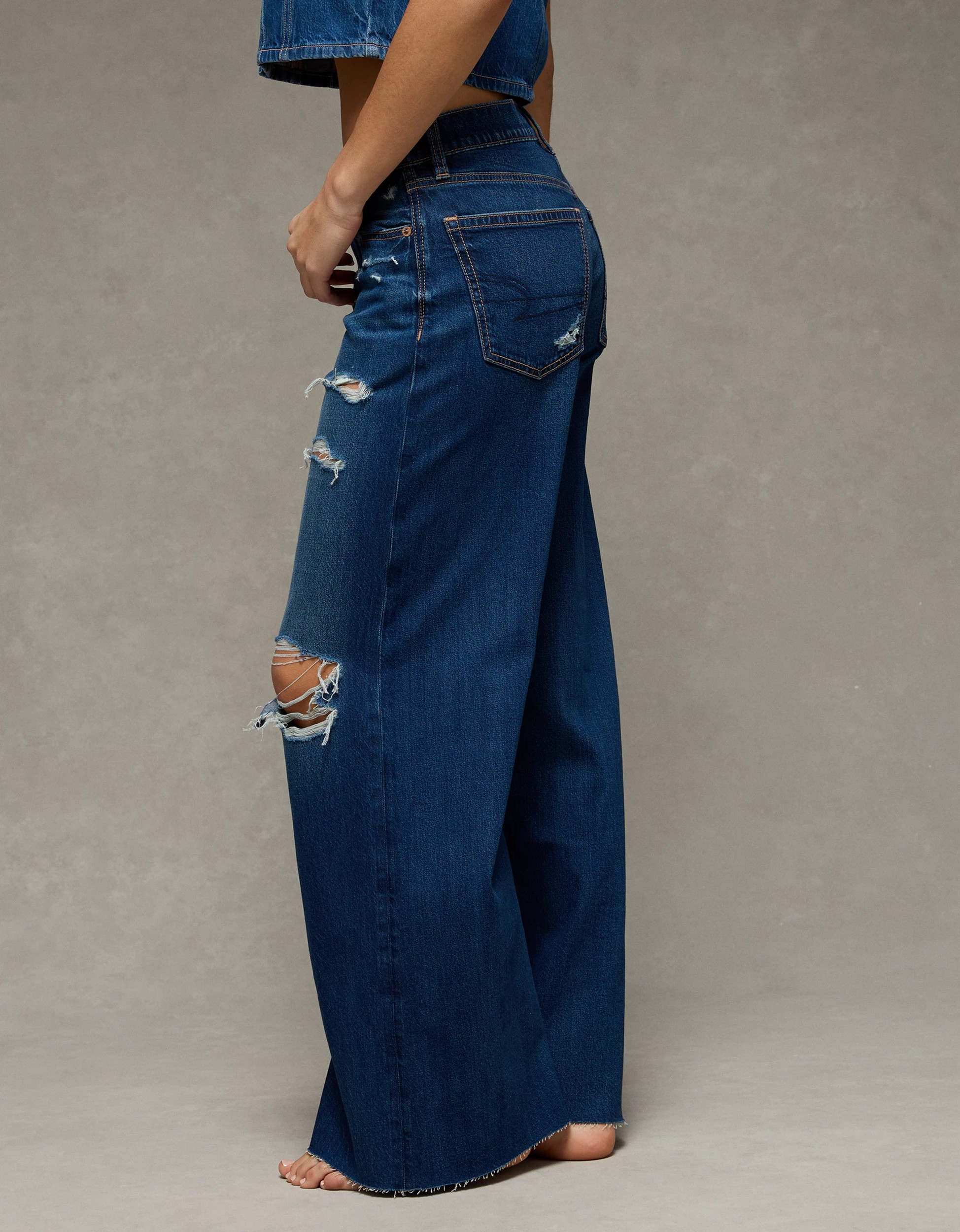 AE Dreamy Drape Strigid Low-Rise Baggy Ultra-Wide Leg Jean | American Eagle Outfitters (US & CA)