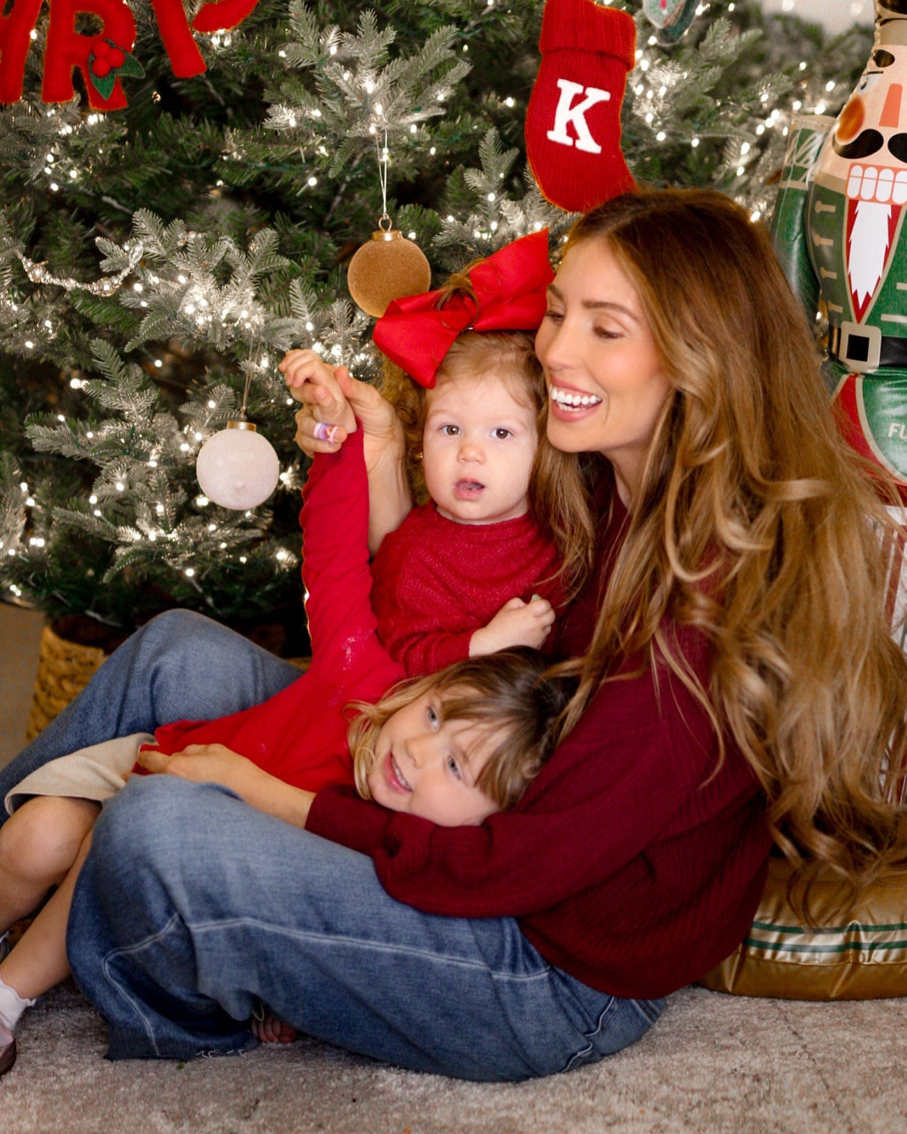 We are going with classic Christmas decor this year 🎄

#christmasdecor #christmastree #loweshomeimprovement #decoratingthetree #christmasmemories #christmasobsessed #sandiegomom #christmastime #christmaslights