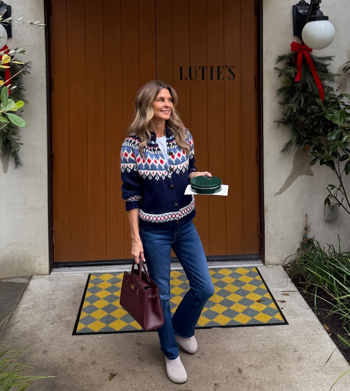 OOTD 
-fair isle cardi sz S
-mother jeans TTS 
-Rothy clogs 
-top handle bag 


#LTKootd #LTKOver40 #LTKHoliday