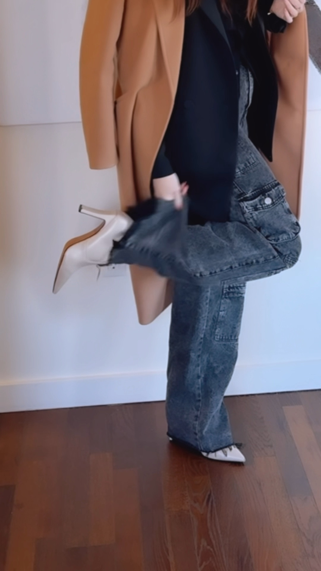 These boots are made for walking ….. and 
it’s almost spring time, you know what that means right? Make sure to have these 3 things in your closet below •
•Blonde booties 
•Cargo pants 
•Caramel midi cashmere jacket 
Now it’s your turn! 

#LTKshoecrush #LTKworkwear #LTKstyletip