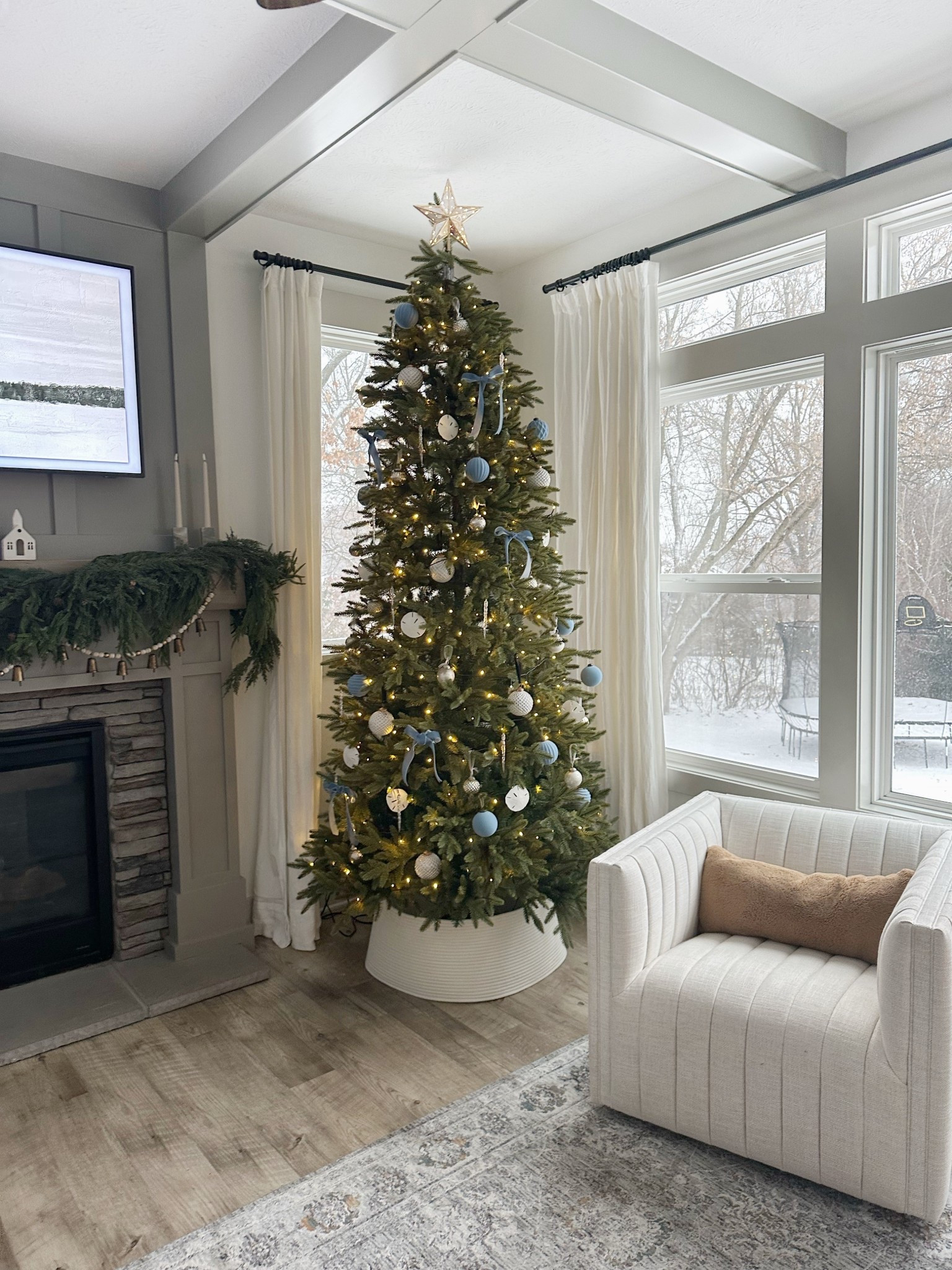 We went faux this year and I couldn’t be happier!! This is the 9ft Silverado Slim @balsamhill. It’s BEAUTIFUL!!

#LTKHoliday #LTKHome