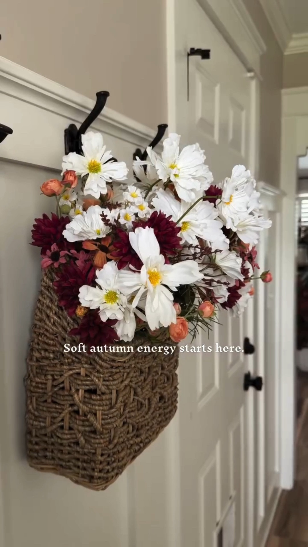 Soft autumn energy starts here.

Adding a simple pop of color to welcome the new season. Timeless fall decorating with faux florals, vintage decor, and cozy autumn home styling.

#cozy #cozyathome #cozyvibes #fall #homedecor