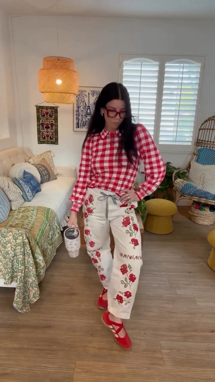 👩🏻‍🏫❤️🐾