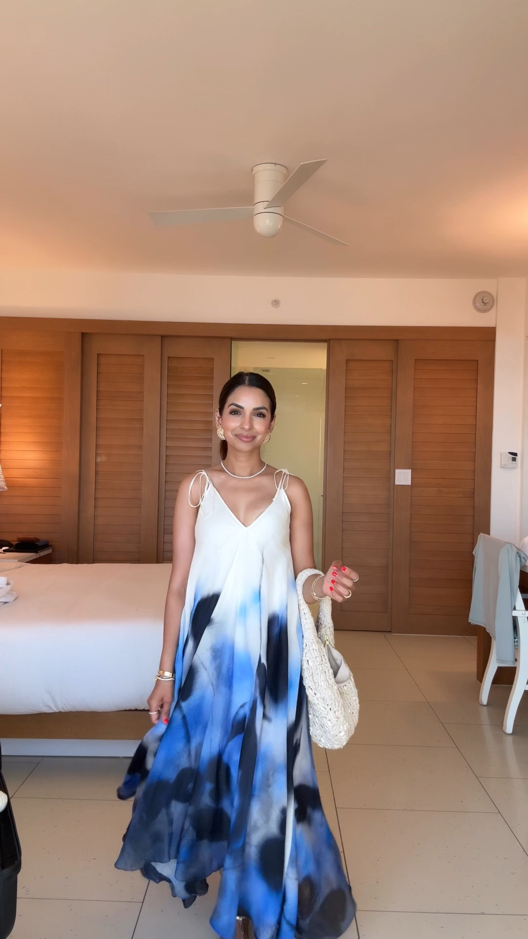 Wearing the size XS in this gorgeous flowy linen dress. The print on this is stunning & it's fully lined. Adjustable straps and super comfy for vacay! 
Lip combo:
Lip liner cool brown
Lipstick in Penelope pink, lip gloss in she's expensive 

#LTKSeasonal #LTKPetite #LTKStyleTip