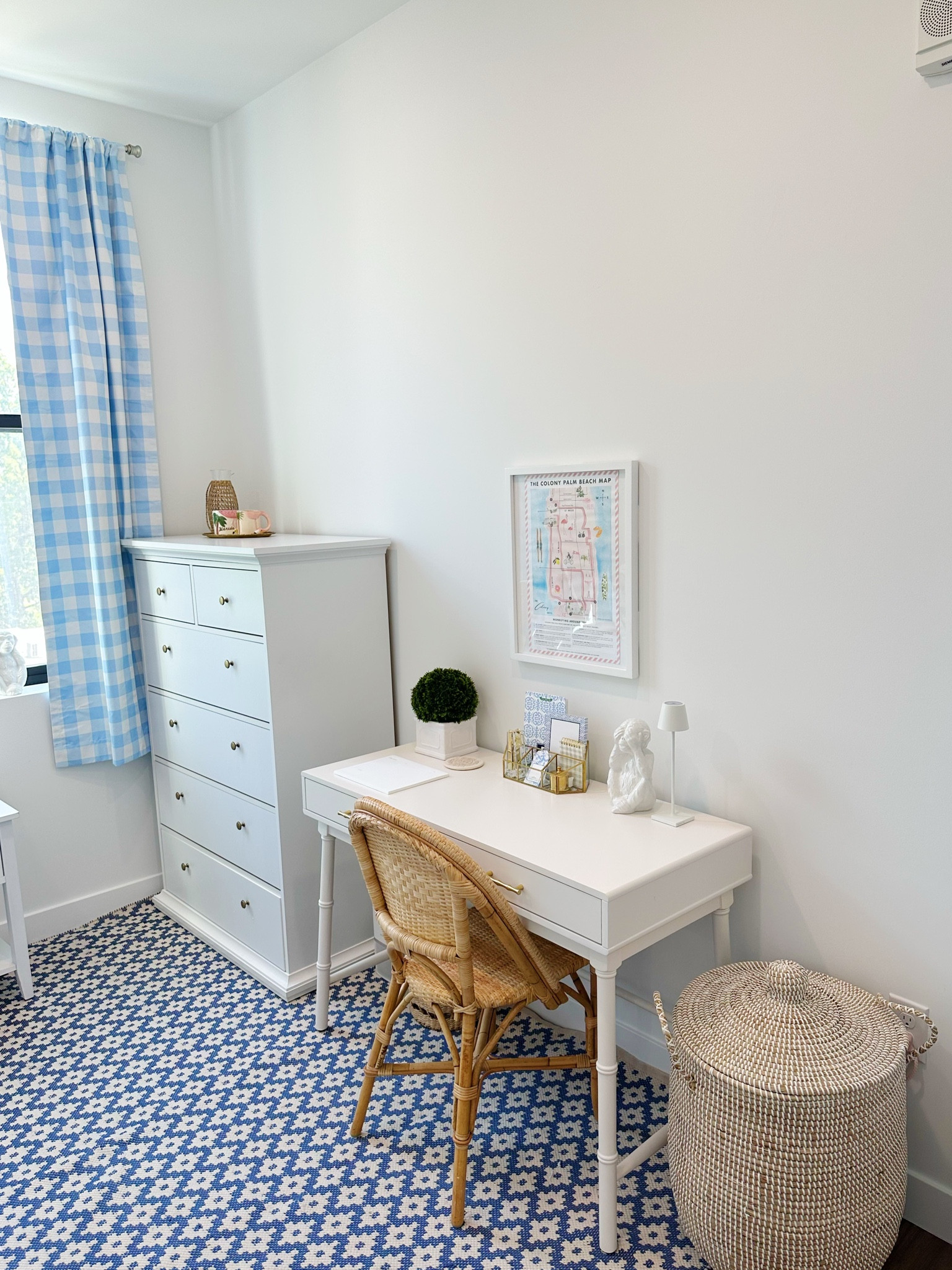 Elizabeth’s junior year college apartment desk and dresser set up! The desk is from Target and super affordable! 

#LTKSeasonal #LTKBacktoSchool #LTKFind