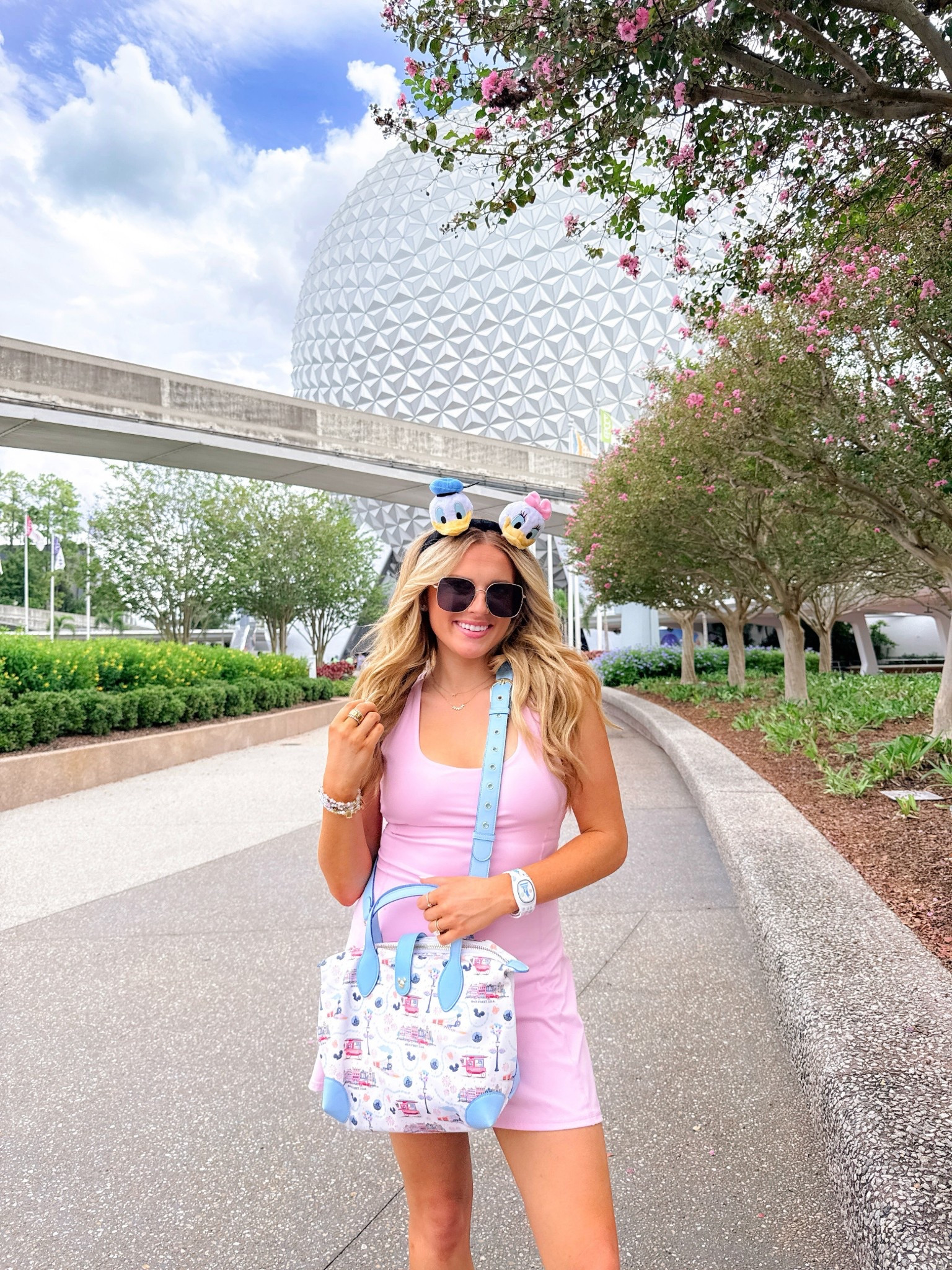 donald and daisy disney outfit ✨💗


disney outfit, amazon style, stoney clover, disney ootd, epcot, disney fashion, athletic dress, pink athletic dress, disney world outfit 

#LTKActive #LTKFindsUnder50 #LTKStyleTip