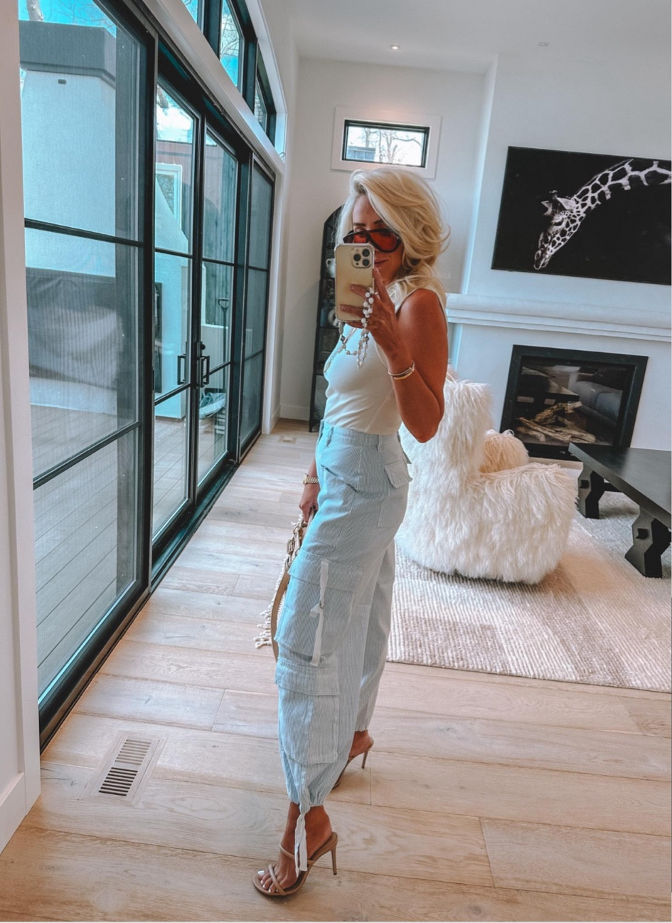 Pinstripe cargo pants restocked! So cute! 💯🙌 wearing a 27 for reference 