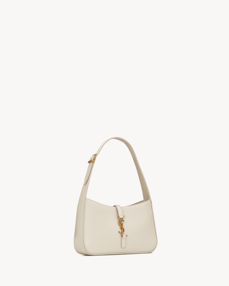 le 5 à 7 in smooth leather | Saint Laurent Inc. (Global)