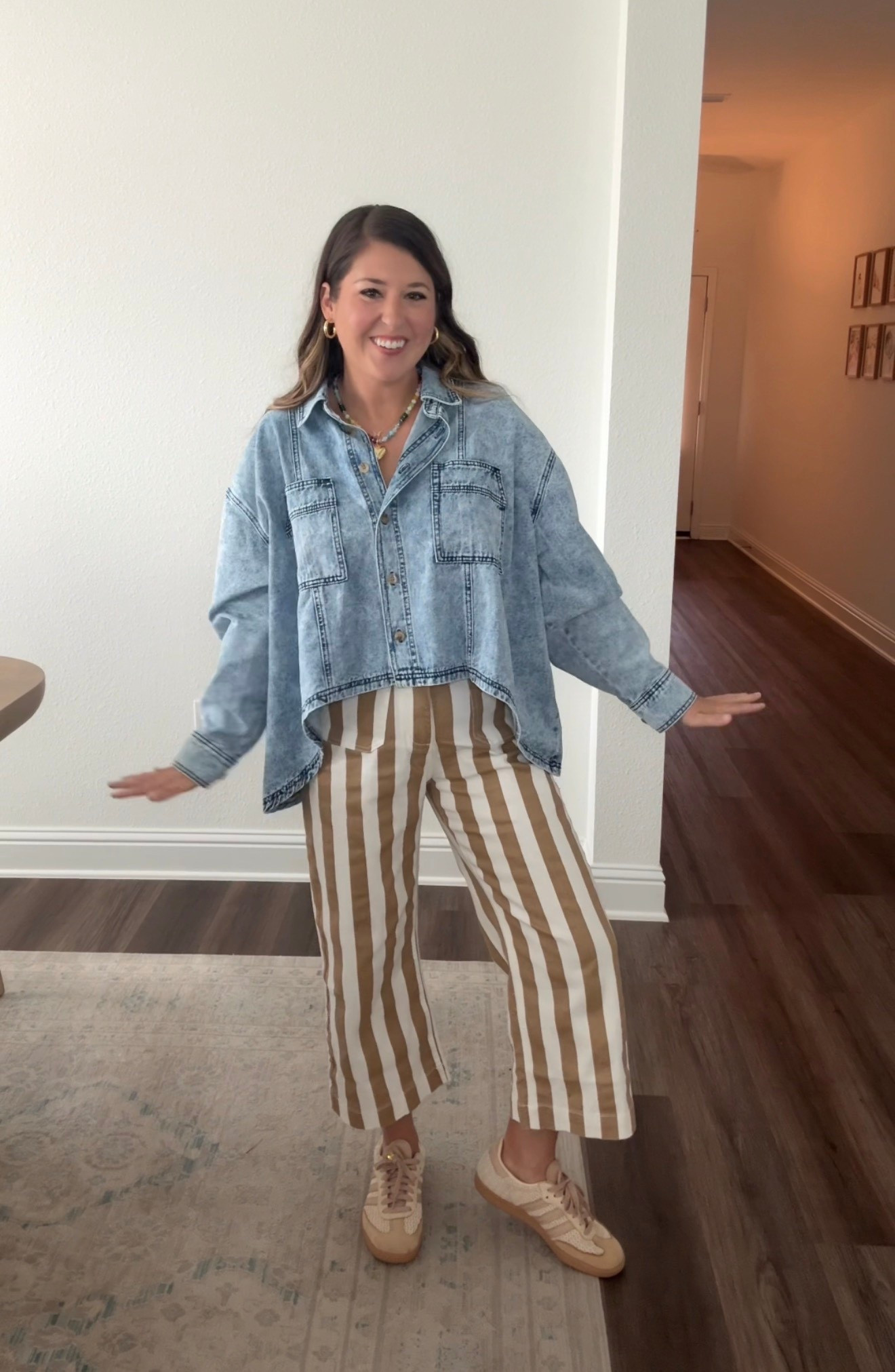 Spring outfit, stripe pants

Wearing large in top (need medium) and 8 in jeans 

#LTKootd