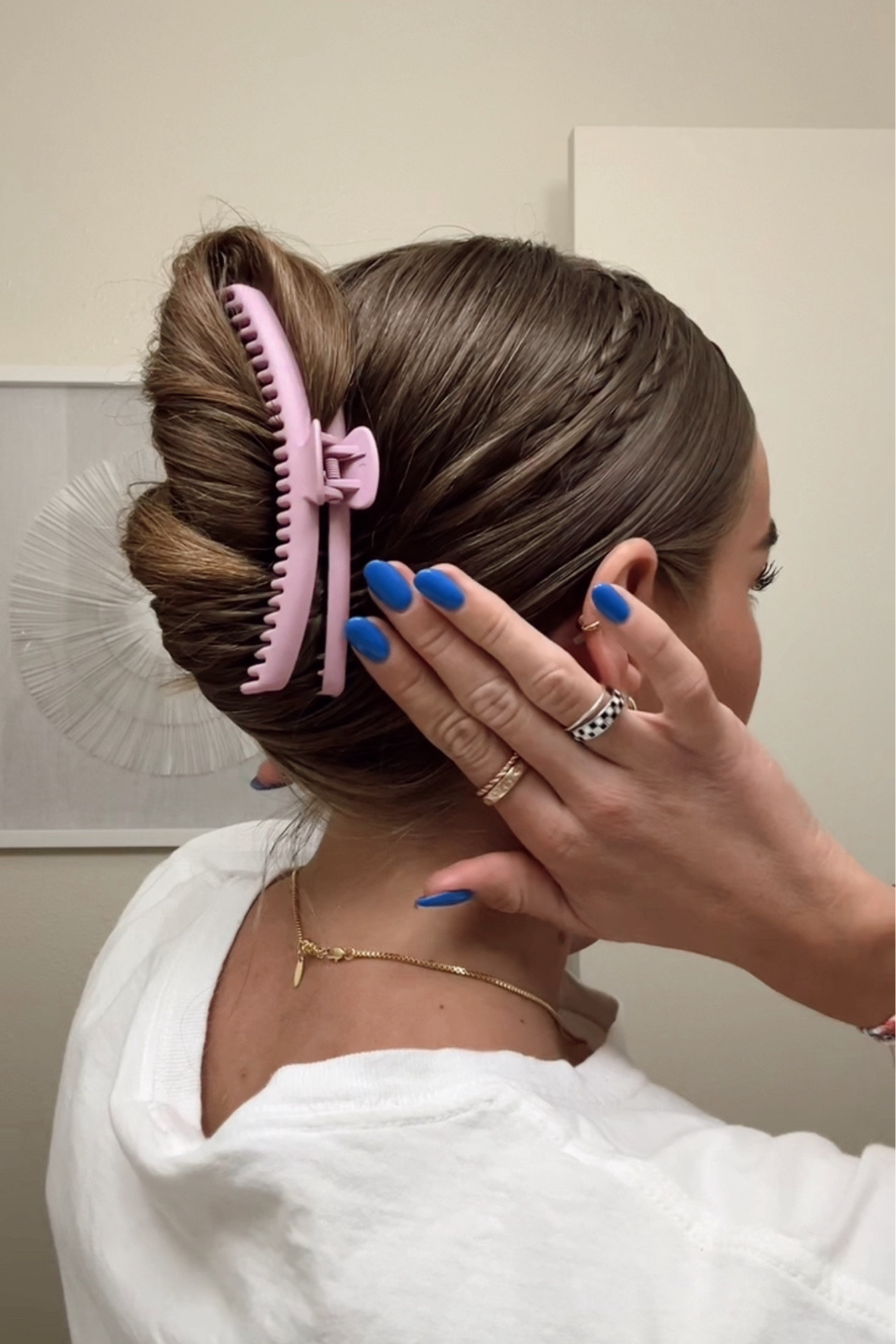 My new fav hair clip right now!! 🤩 this thing goes EVERYWHERE with me!! 🙌🏼 this is the 5 inch and it comes in two smaller sizes!

#LTKStyleTip #LTKBeauty #LTKGiftGuide