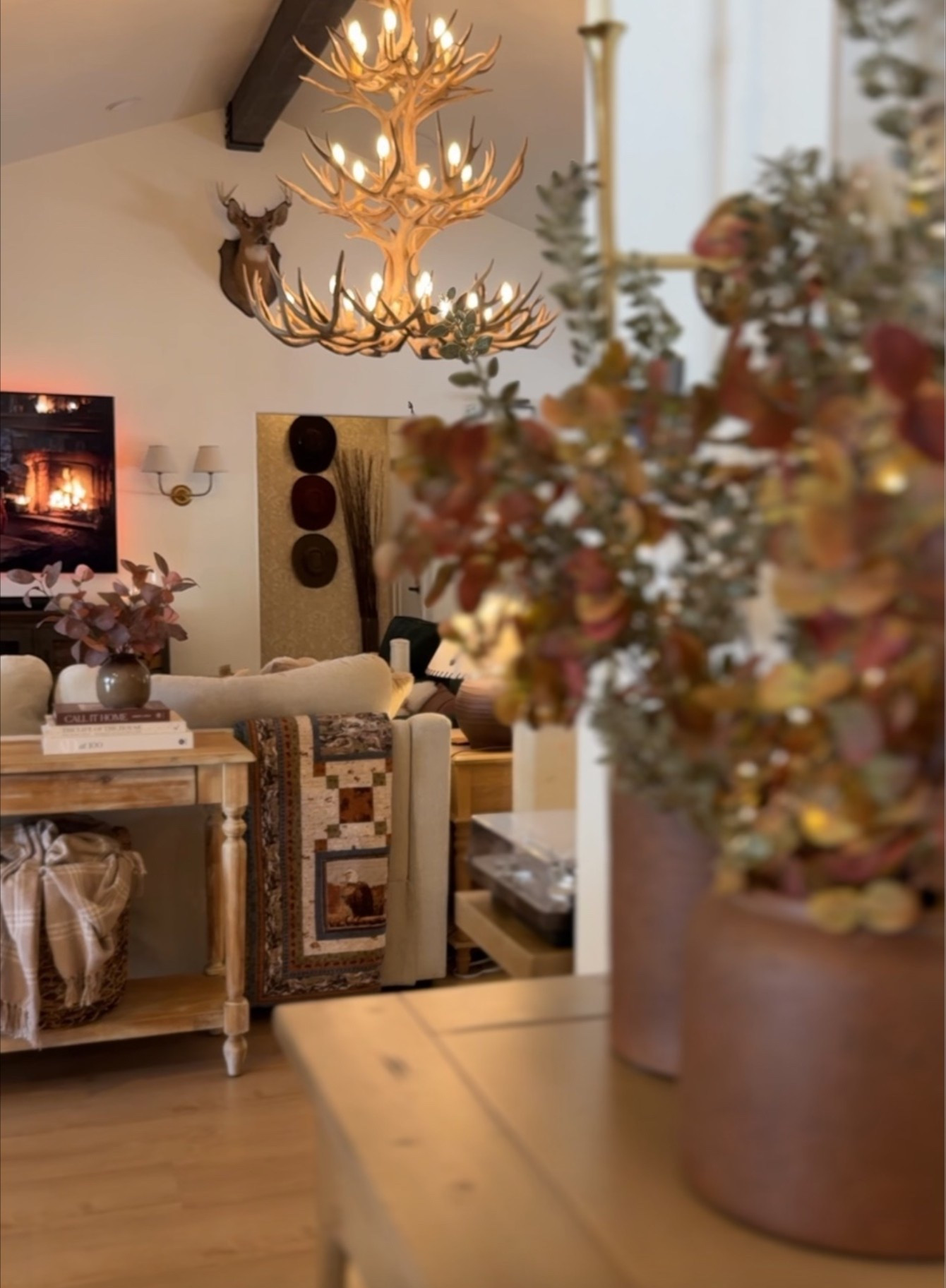 The coziest autumn decor

#LTKSeasonal #LTKHome #LTKSaleAlert