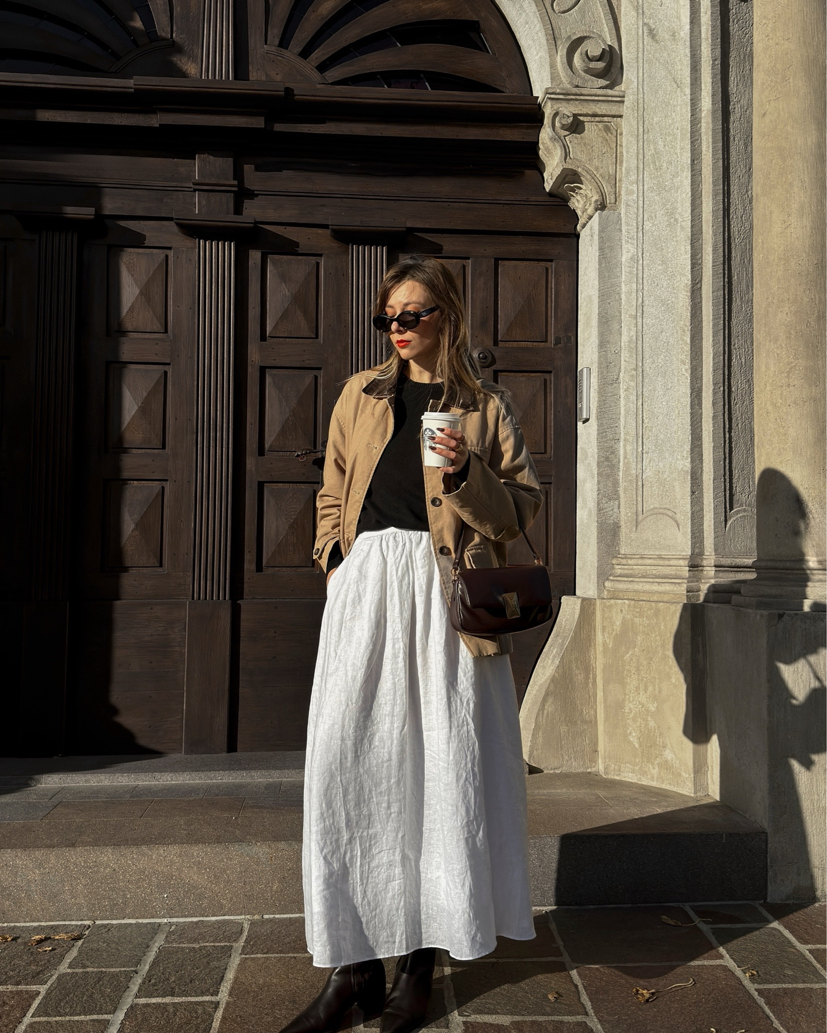 How to style barn jacket in fall 🤎

#LTKstyletip #LTKautumn #LTKbag