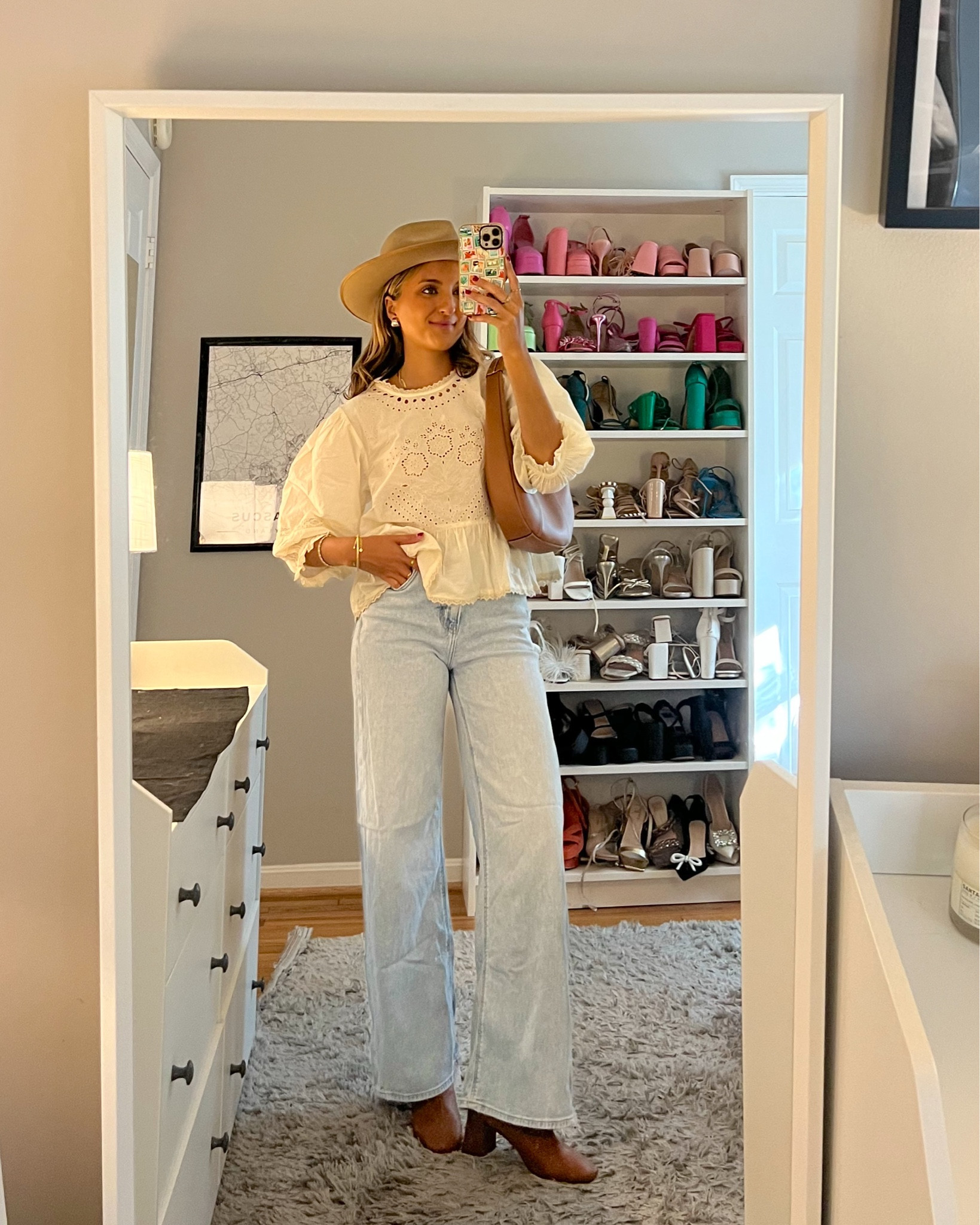 easy everyday fall outfit idea from American eagle! 🍁🧡

wearing a size XS Thanksgiving outfit top, 000R straight leg jeans 