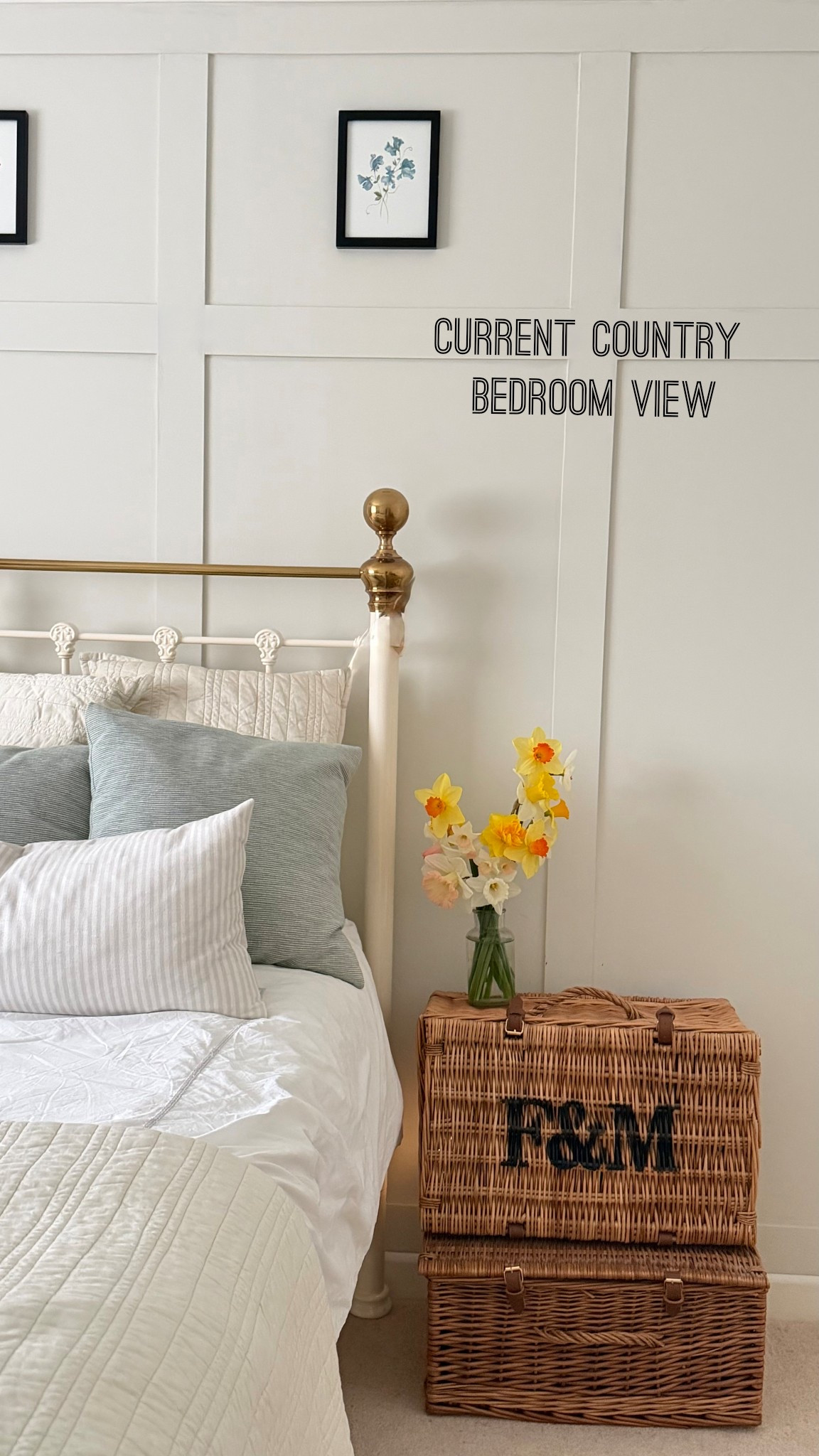 My current “lived in” country bedroom view! For the first time in quite a while I’ve decided to rest for an hour during the day!! Feeling grateful for the room and also grateful that I am able to do this today! The bed linen was from The White Company, and the other bits were from John Lewis and Fortnums (I love these baskets for a bedside table!!). Will link similar items for you so that you can shop the look! :)
Have a great afternoon! x x 

#countrycottage #englishcountrycottage #countryinterior #countrylivinguk

#LTKspring #LTKhome #LTKuk