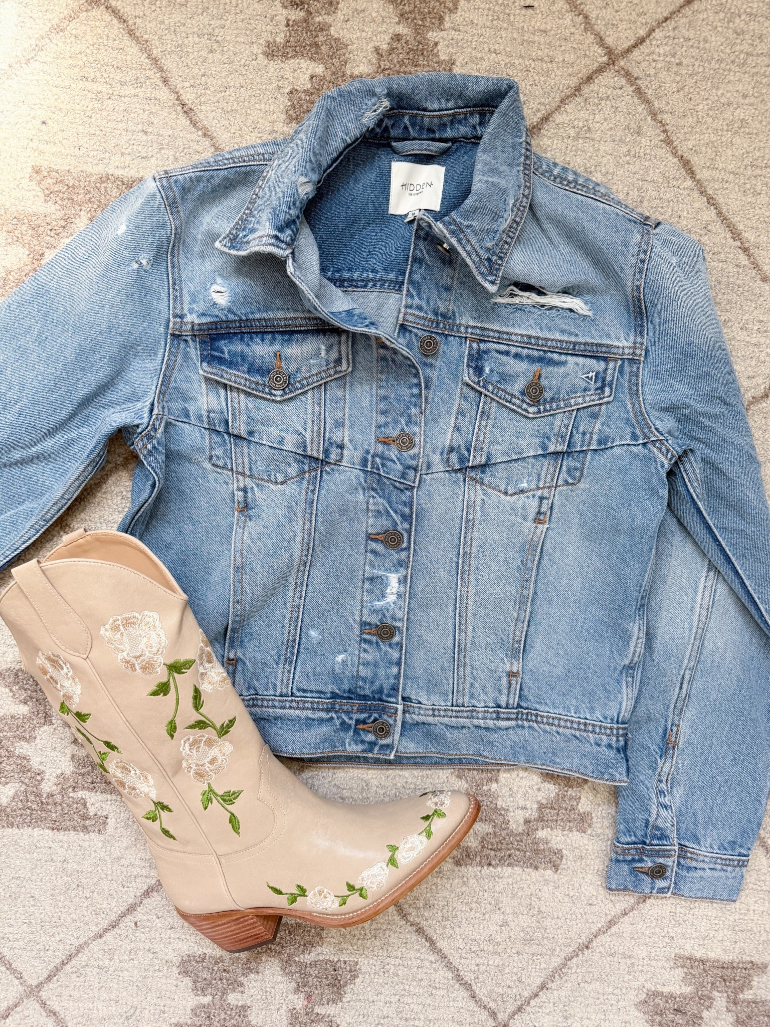 New Vici haul! Love these western pieces paired together for a country concert. Use code KATIEK30 to save 🩵🐴

#LTKSeasonal #LTKSaleAlert #LTKootd