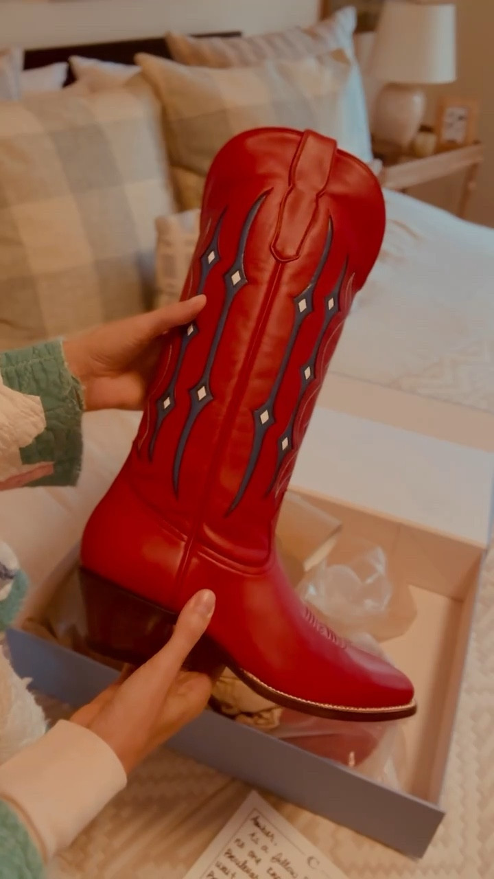 City Boots just dropped The Boulevard Boot and they are stunning❤️

This is my second pair of City Boots and the quality is top tier - they are super soft, comfortable and they smell so good, I love the leather scent! 

The details on this boot are beautifully done. One thing I love is that you can customize the ears with initials or something meaningful. I’m going to get AVB and SMU put on mine. These make such great gifts for grads, Christmas or birthdays.

#LTKHoliday #LTKshoecrush #LTKGiftGuide