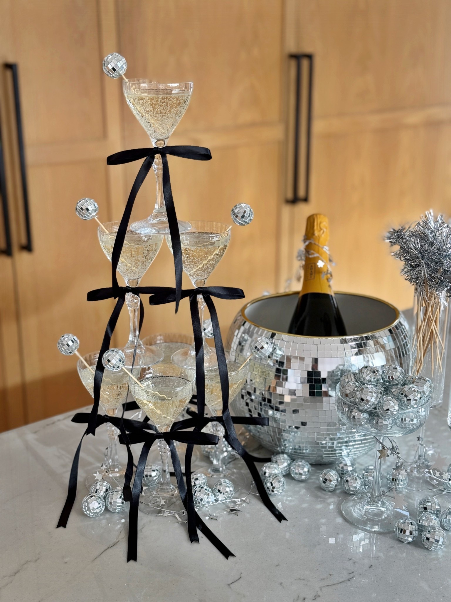 NYE party champagne tower setup🪩💫

New Year’s Eve
Home
Decor
Disco ball
Amazon 

#LTKfoodie #LTKHome #LTKHoliday