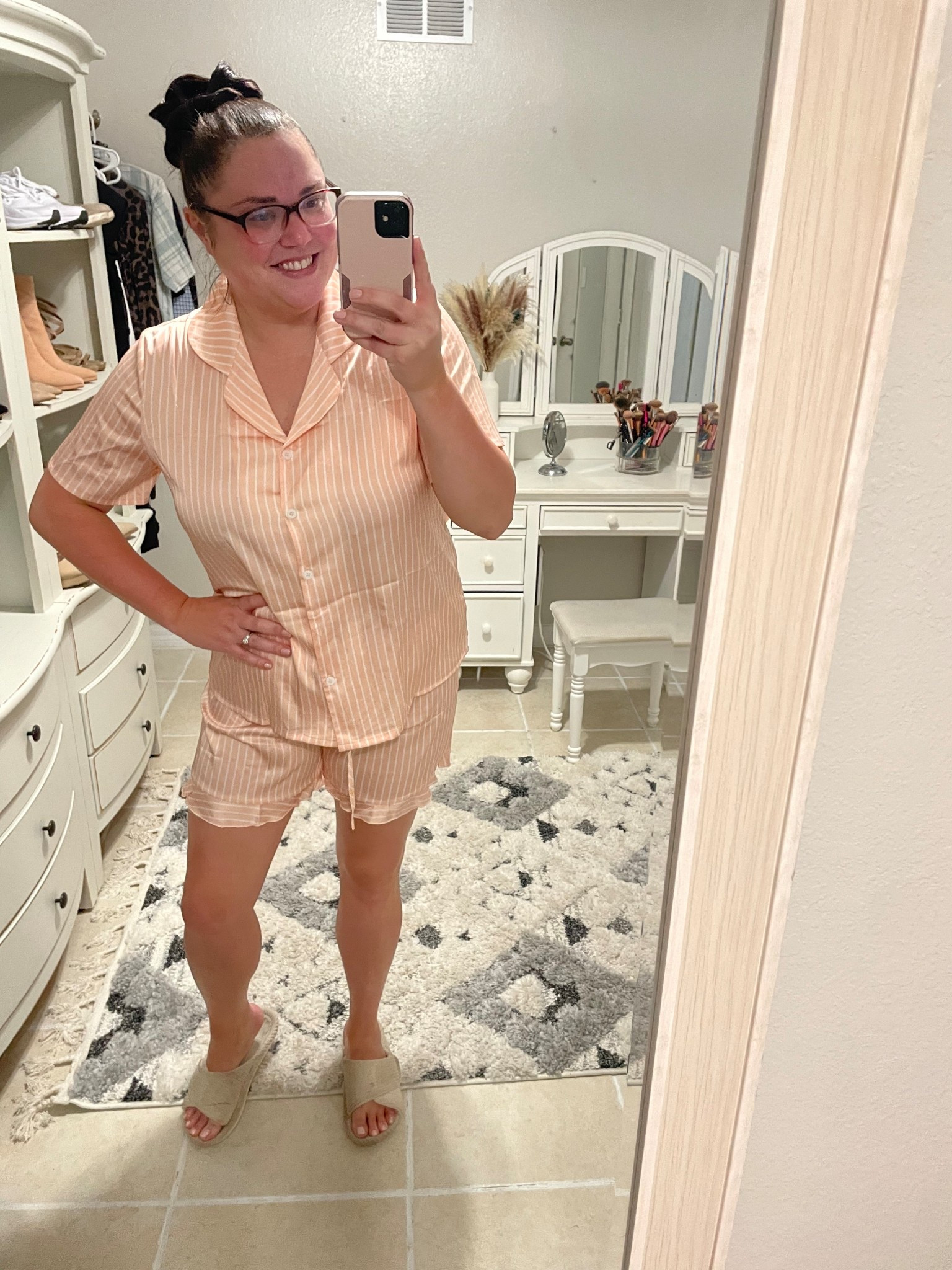 I love a good pair of comfy pajamas! So cute!! 