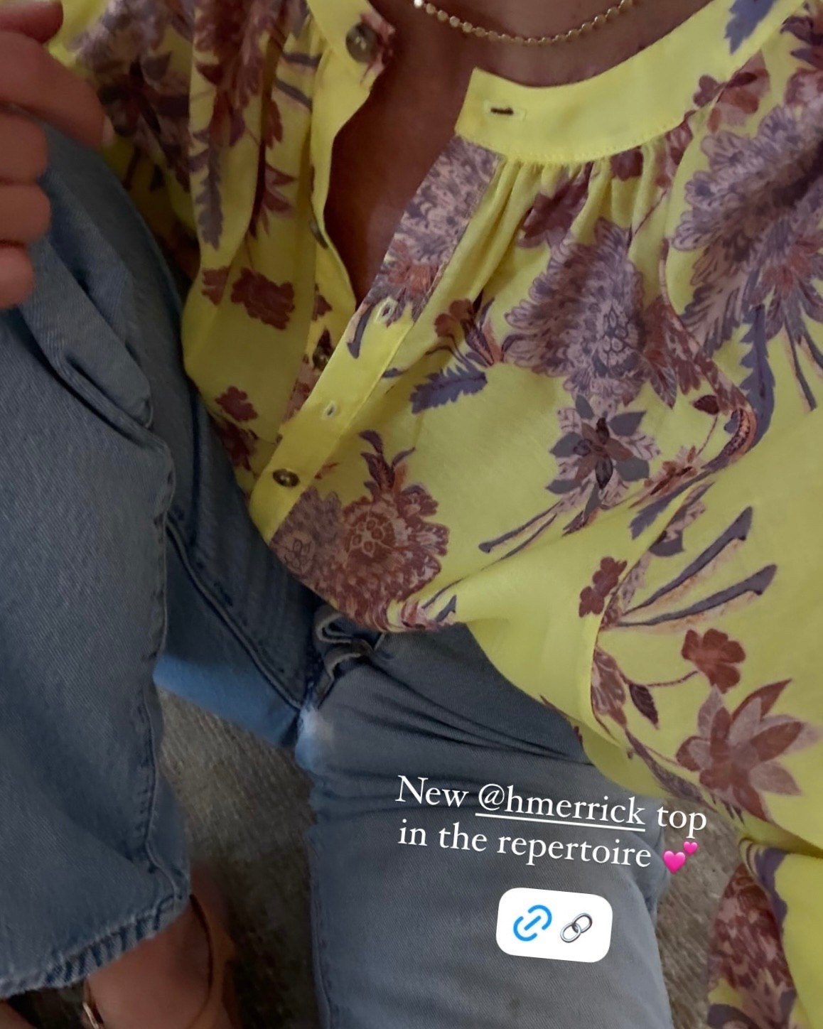 New top on repeat 💕

#LTKFindsUnder100 #LTKStyleTip #LTKSeasonal