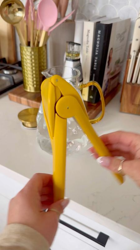 The best lemon, and other citrus fruit squeezer!
Amazon kitchen gadget

#LTKVideo #LTKfindsunder50 #LTKhome