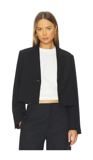Favorite Salaney Blazer in Black

              
    
        
        
            Favorite Butt... | Revolve Clothing (Global)