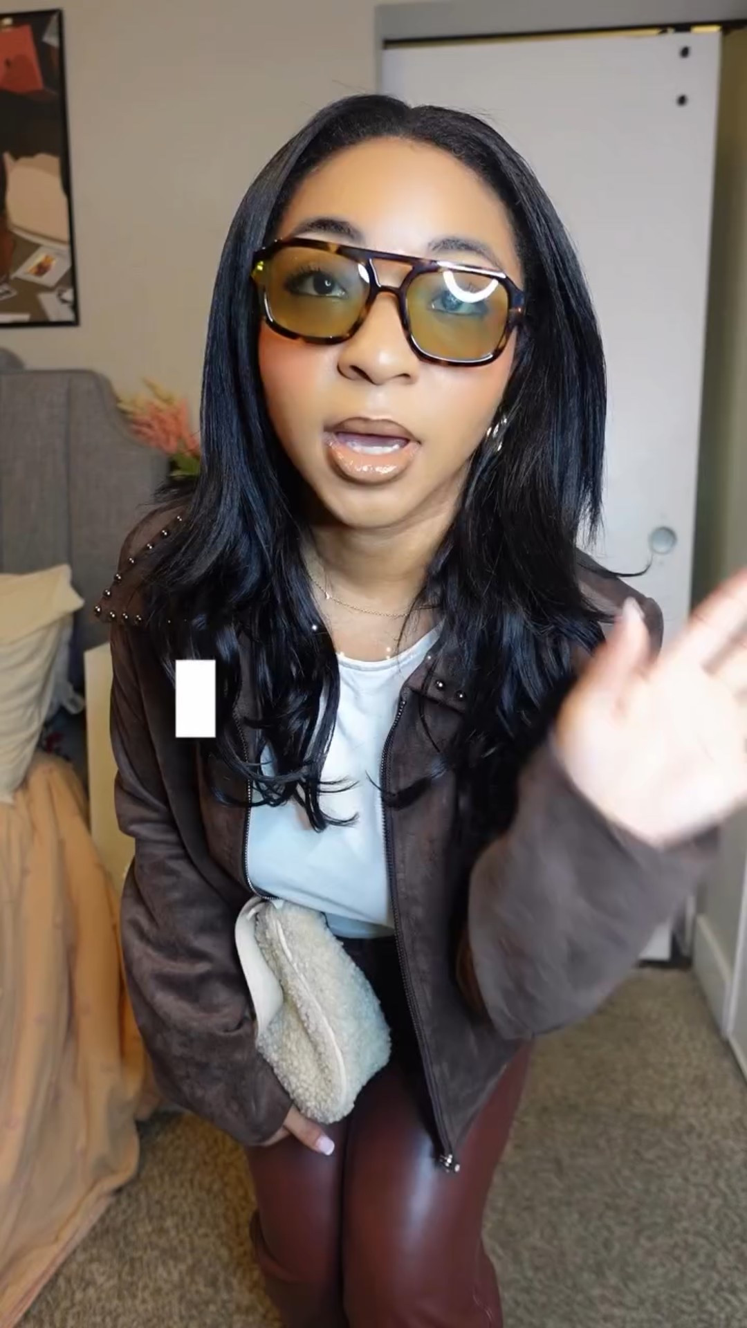 Outfit of the night for drinks 🥂🥂 

Jacket @lulus 
Top @colorfulkoala 
Pants @abercrombie 
Boots @dsw
Glasses @amazon 

#detroitcontentcreator #falloutfitideas #fallfashioninspo #falloutfit #winteroutfit❄️ #goingoutoutfits