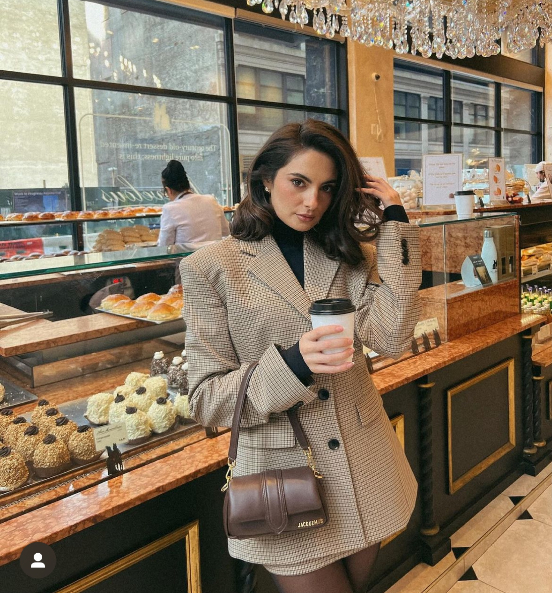 Paige de Sorbo giving more than mob wife, it’s giving ‘if dr melfi became Tony’s goomah’ 🔥🔥

Blazer and minidress by Helsa
Bag by Jacquemus

#LTKitbag #LTKstyletip #LTKSeasonal