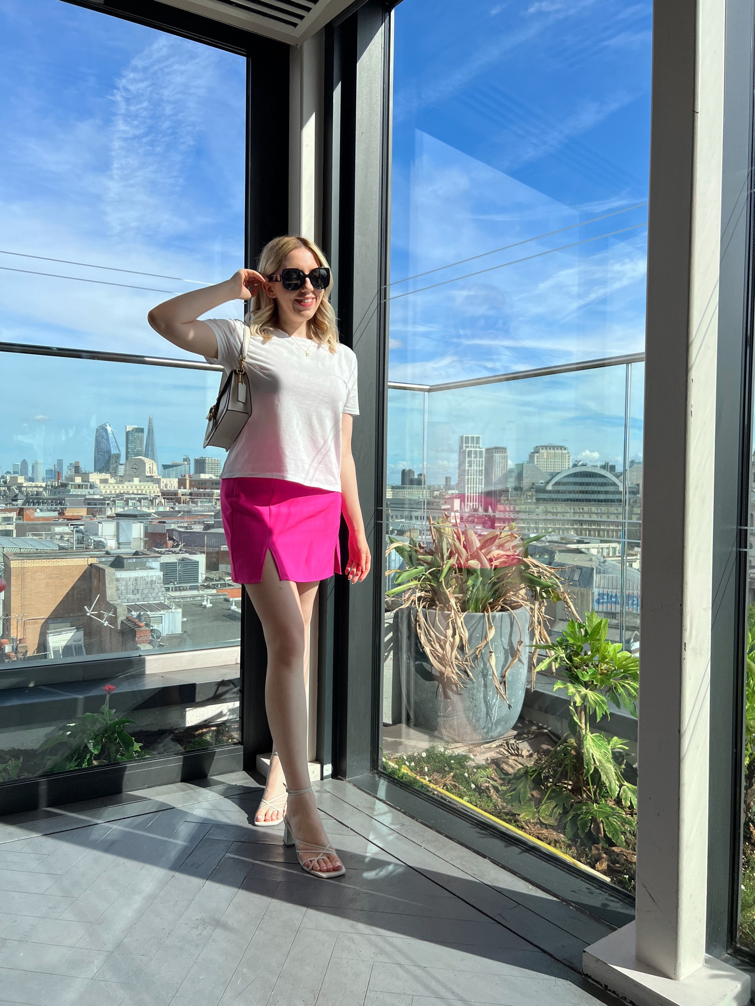 Looking straight into my future 💕✨🛍😉💐😚

•
•
•
•
•
#siennabelic #siennabelicoutfit #fashionintheair #onwednesdayswewearpink #hotpink #pinkskirt #miniskirts #jojopogled #versacesunglasses #londonrestaurants #londonbars #londonskyline #londonview #londonvibes #y2kbags #shoulderbags #summer2022fashion #summeroutfitideas #casualchicstyle #minimalstyledaily #chicoutfit #pinterestoutfit #pinterestgirl #blueskies #aestheticfeed #discoverunder100k #discoverunder25k 

#LTKSeasonal #LTKeurope #LTKtravel