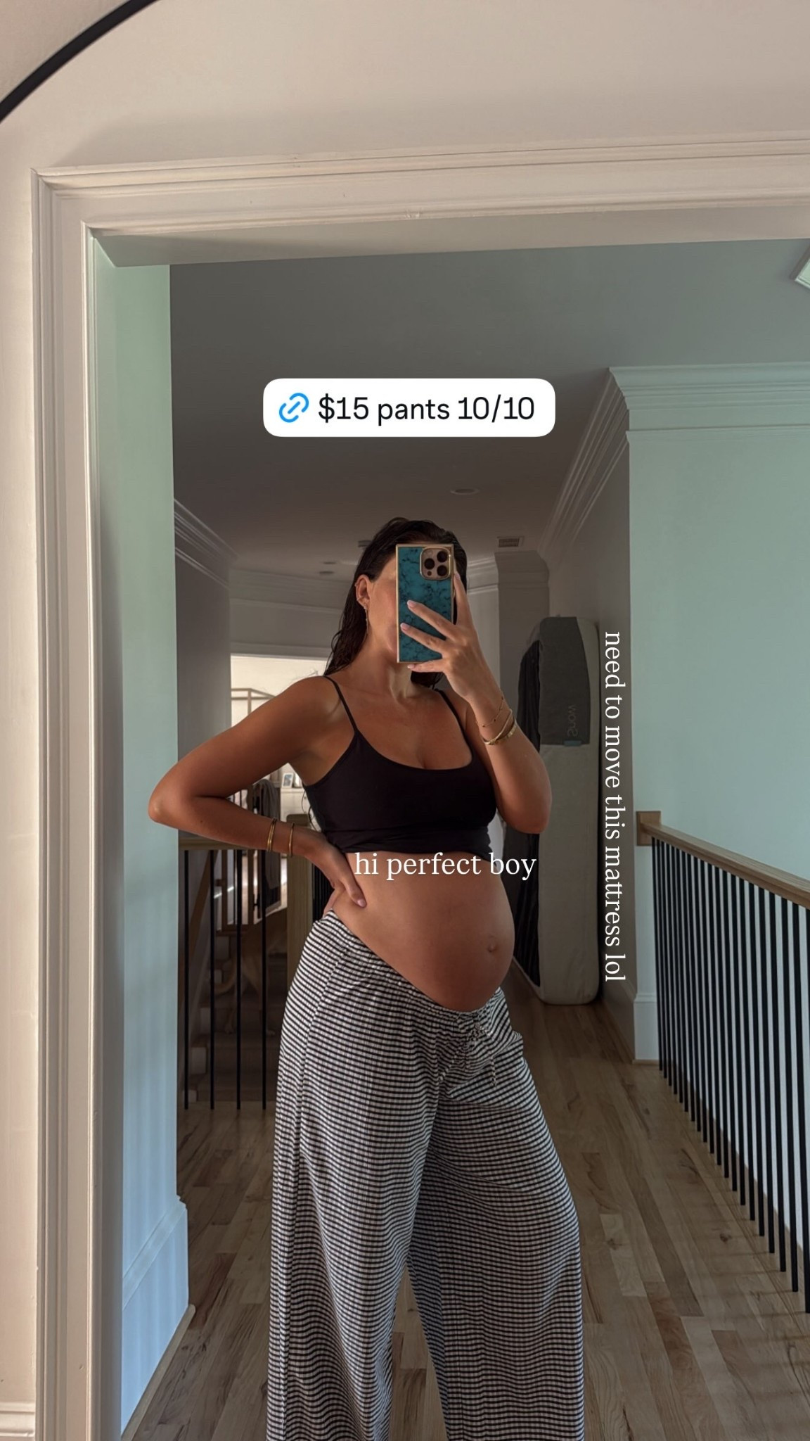 Pants in M 
code GBCLARK15 for phone case