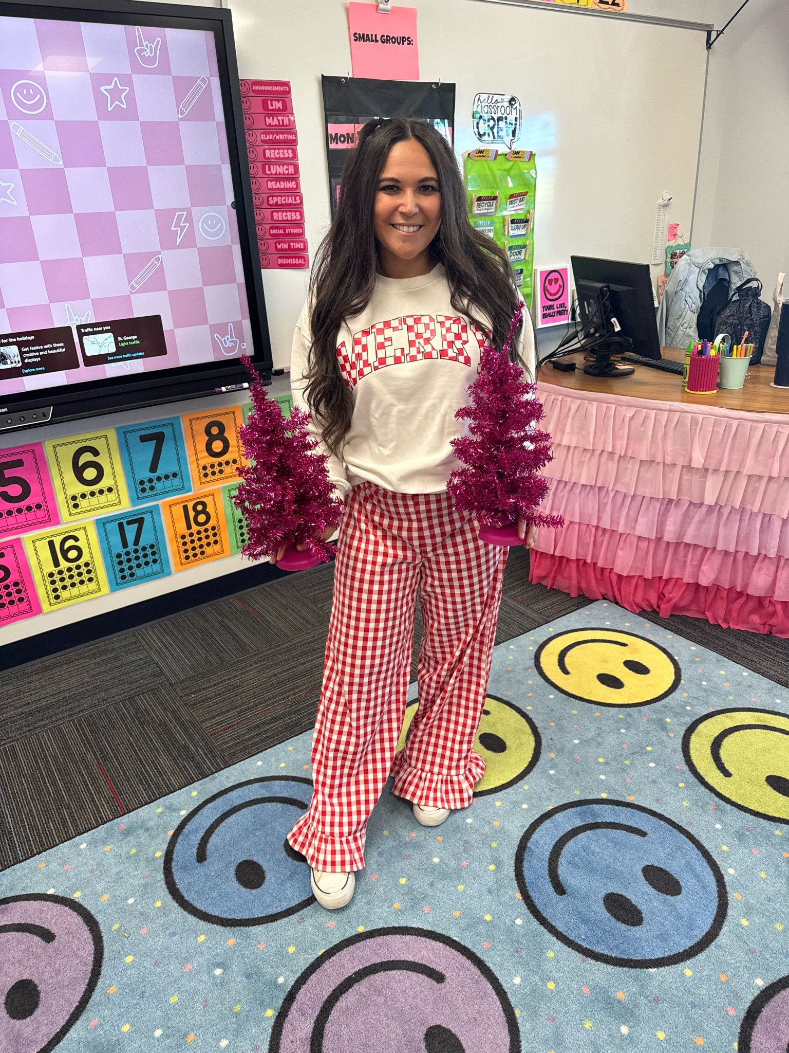 Makin’ a list checkin’ it twice! 

#LTKSeasonal #LTKHoliday #LTKStyleTip