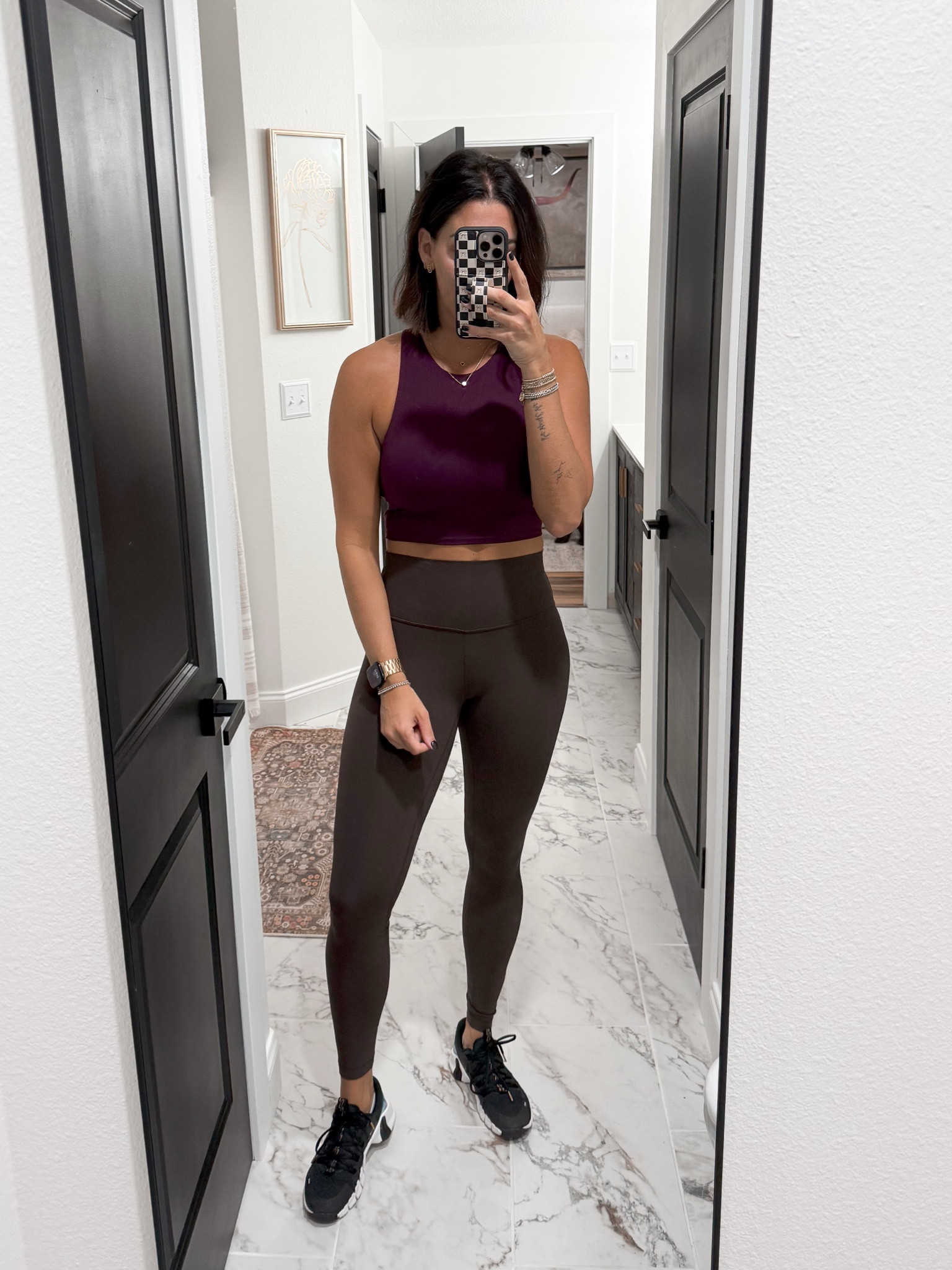Top-medium
Leggings-4
Sneakers-8

#LTKActive #LTKFitness #LTKShoeCrush