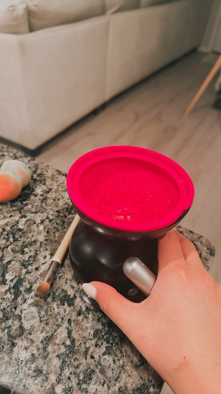 Makeup brush cleaner 

#LTKbeauty #LTKVideo #LTKGiftGuide